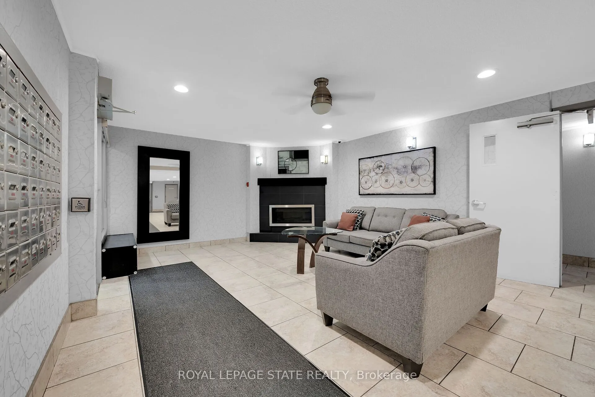 198 Scott Street, #220
