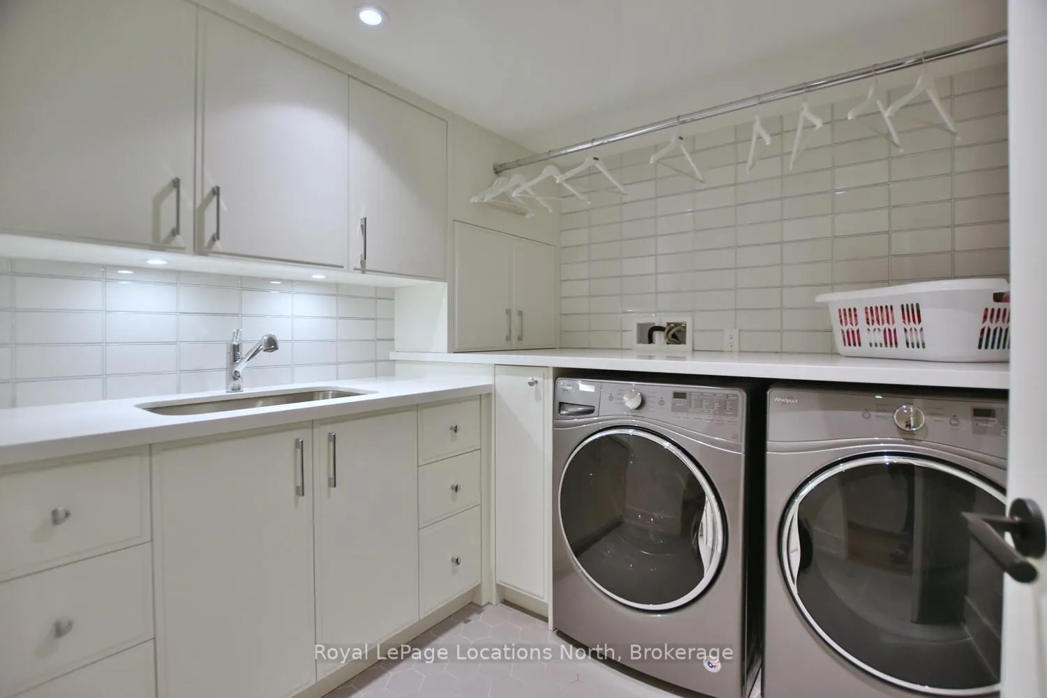 277 JOZO WEIDER Boulevard #902