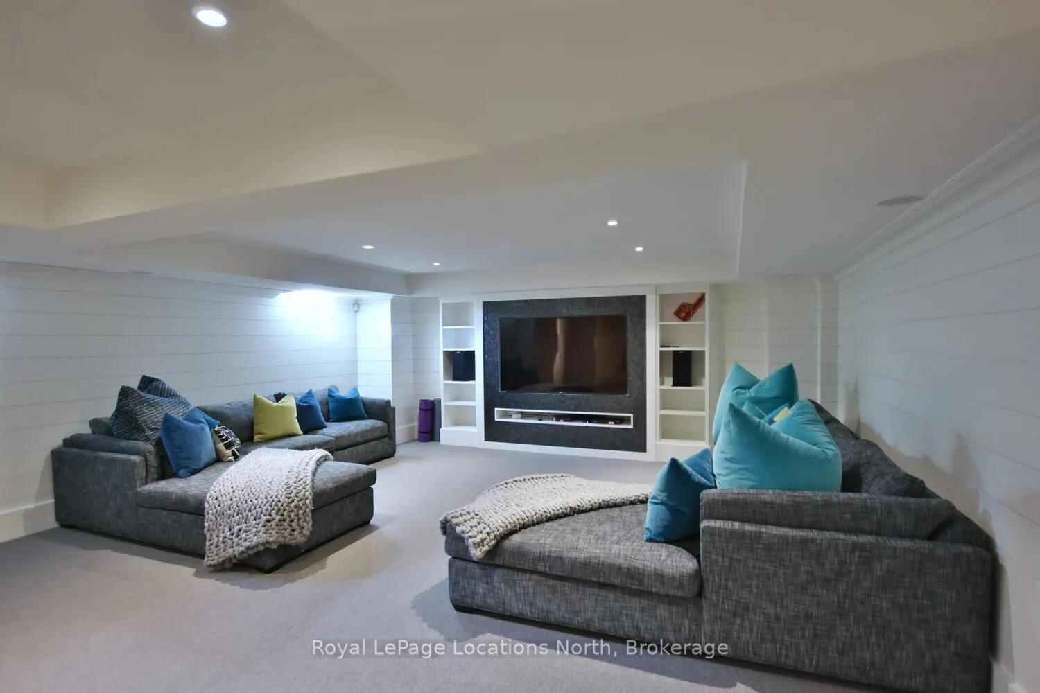 277 JOZO WEIDER Boulevard #902