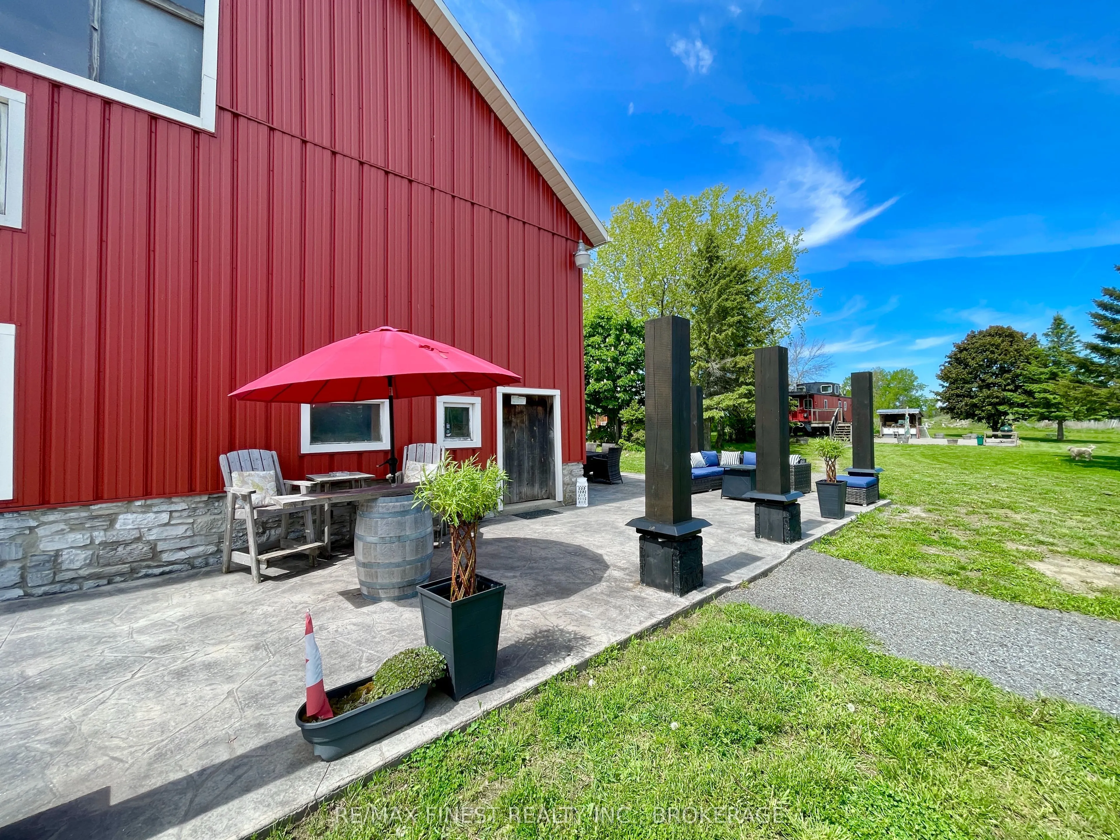9261 Highway 33