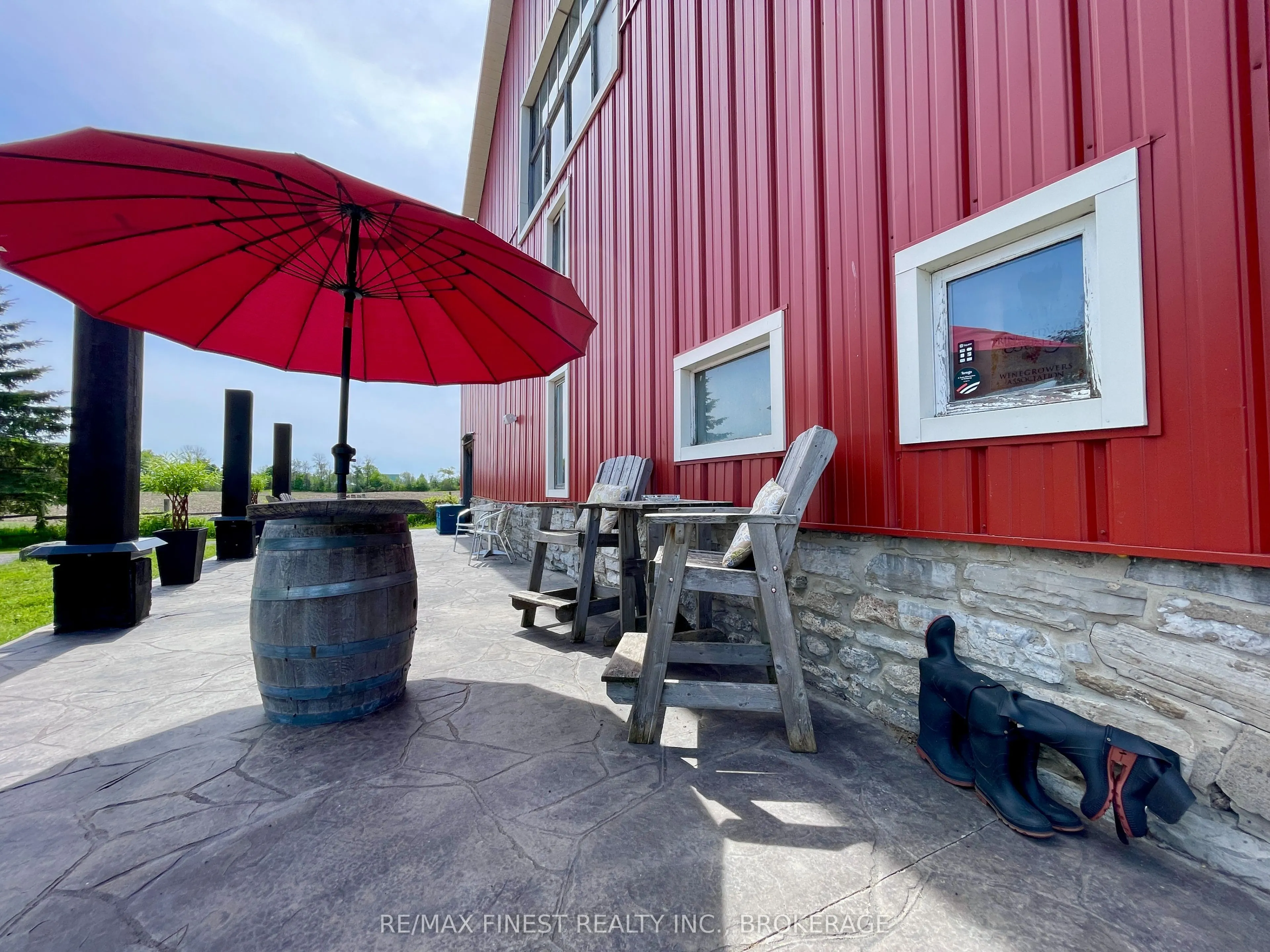 9261 Highway 33