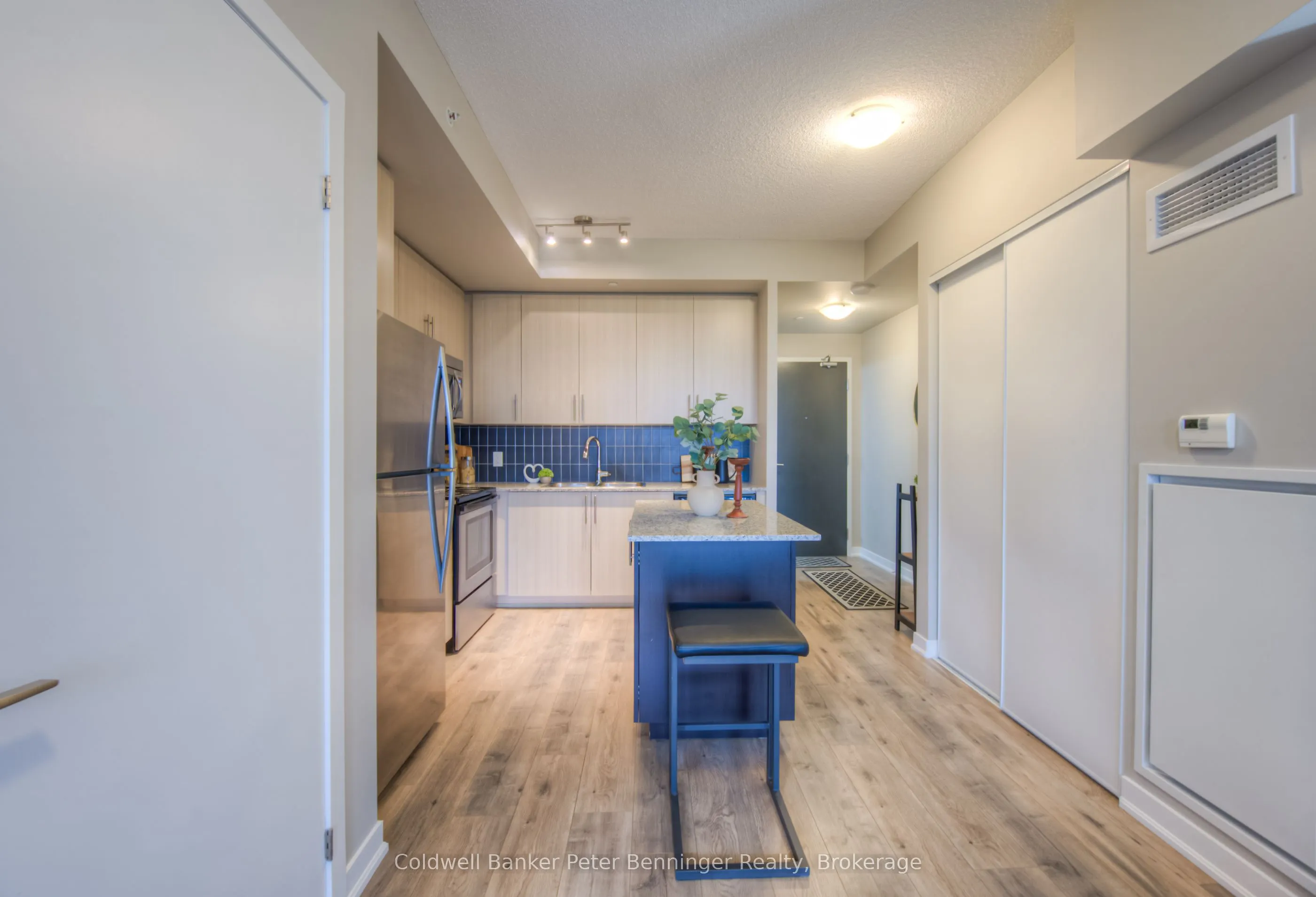 85 Duke Street W, #703