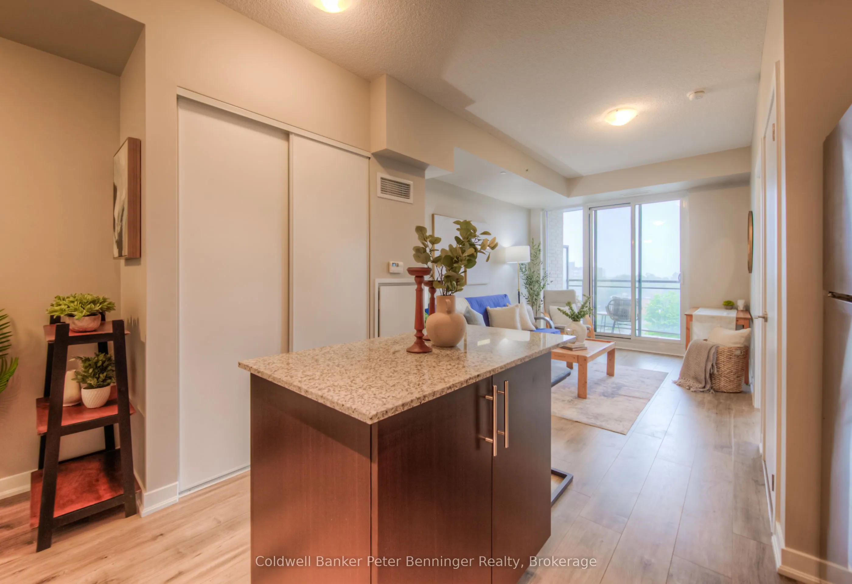 85 Duke Street W, #703
