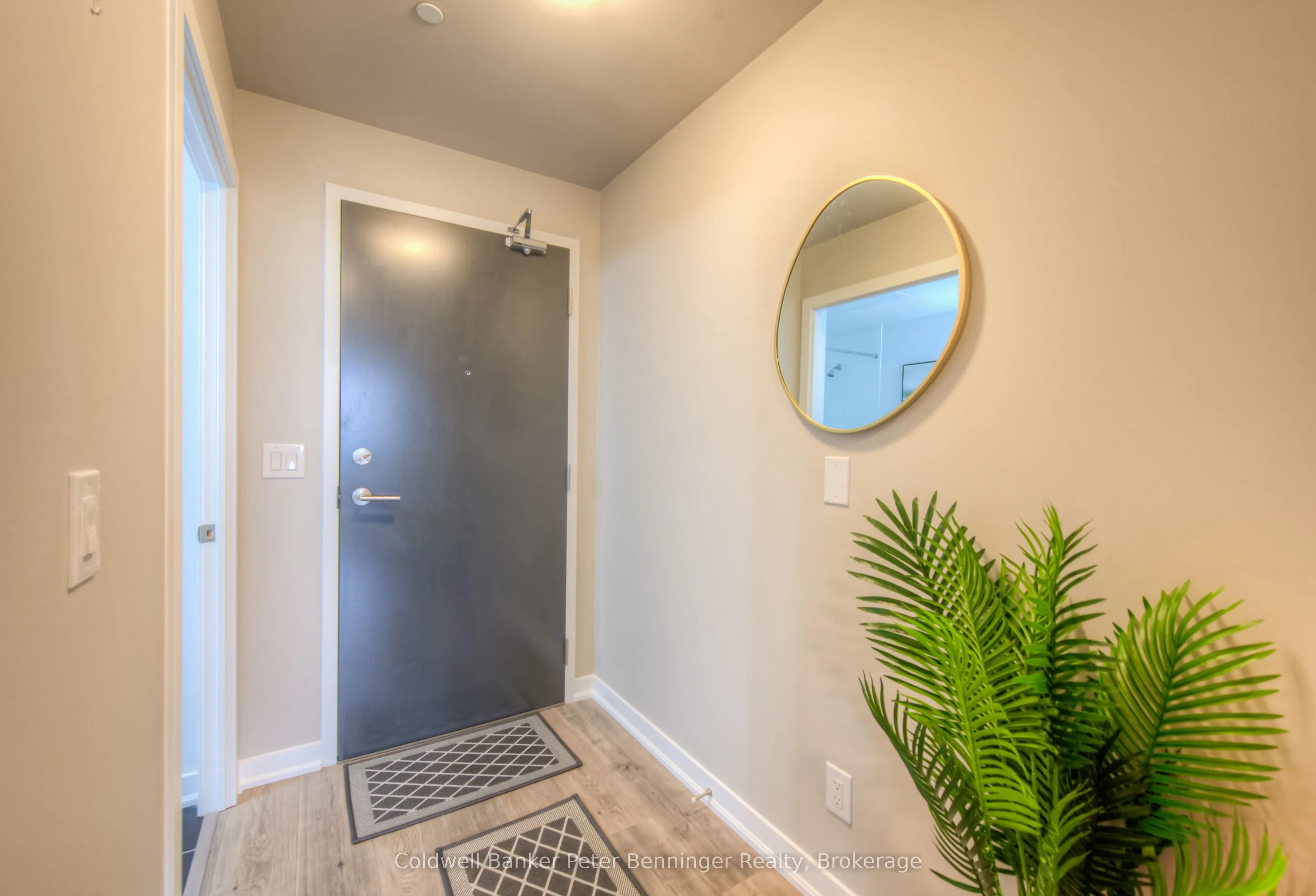 85 Duke Street W, #703
