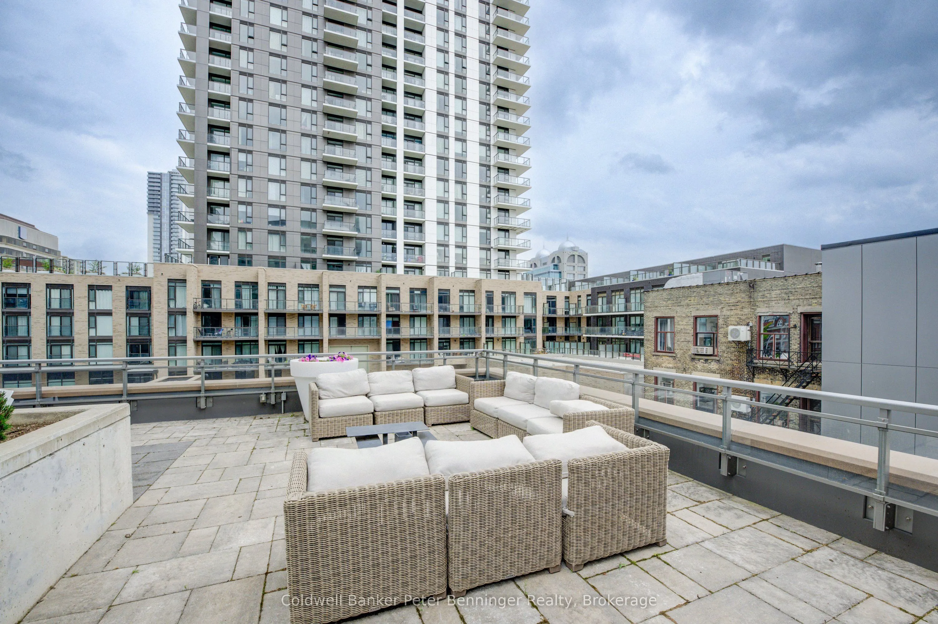 85 Duke Street W, #703