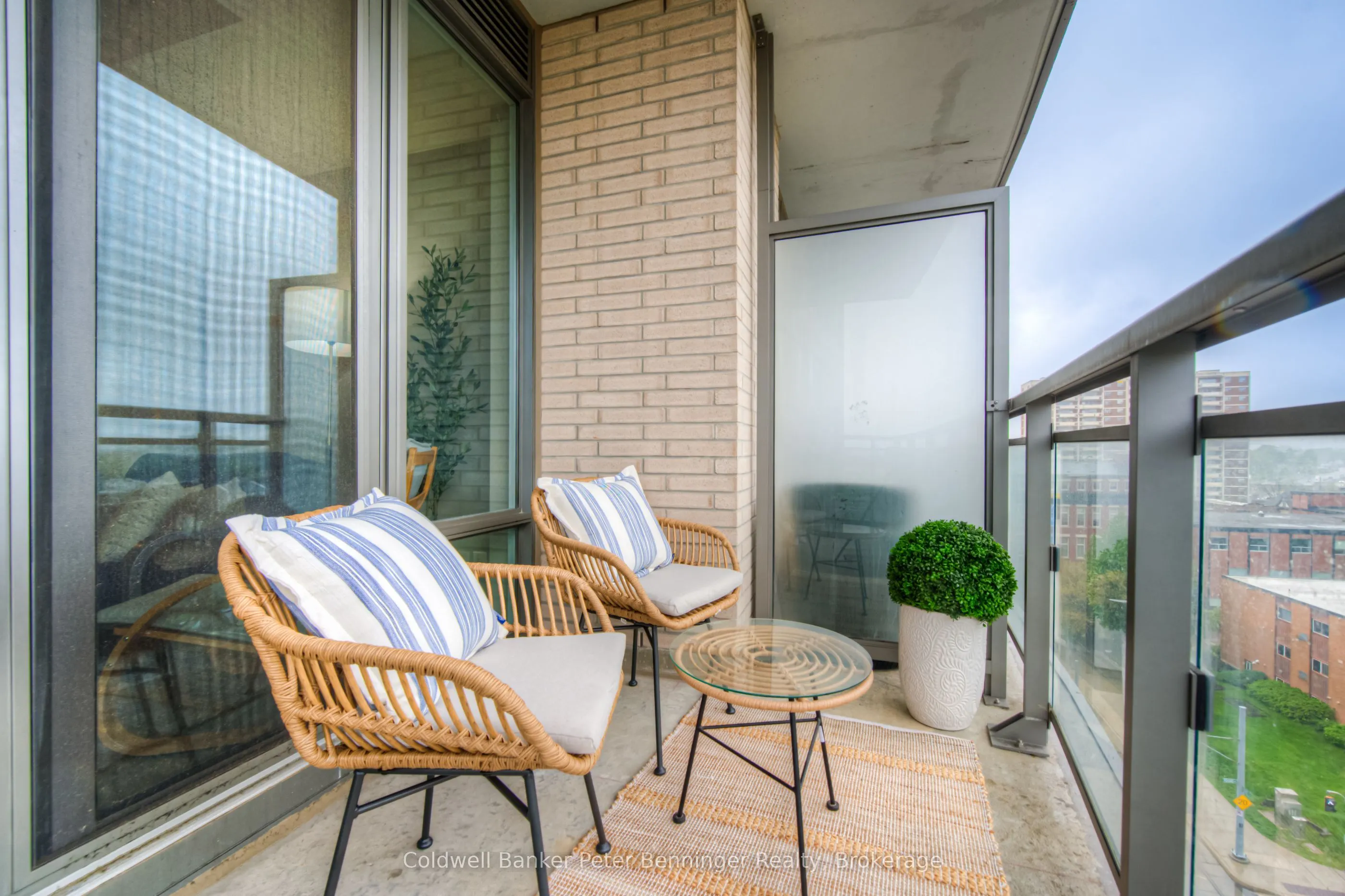 85 Duke Street W, #703