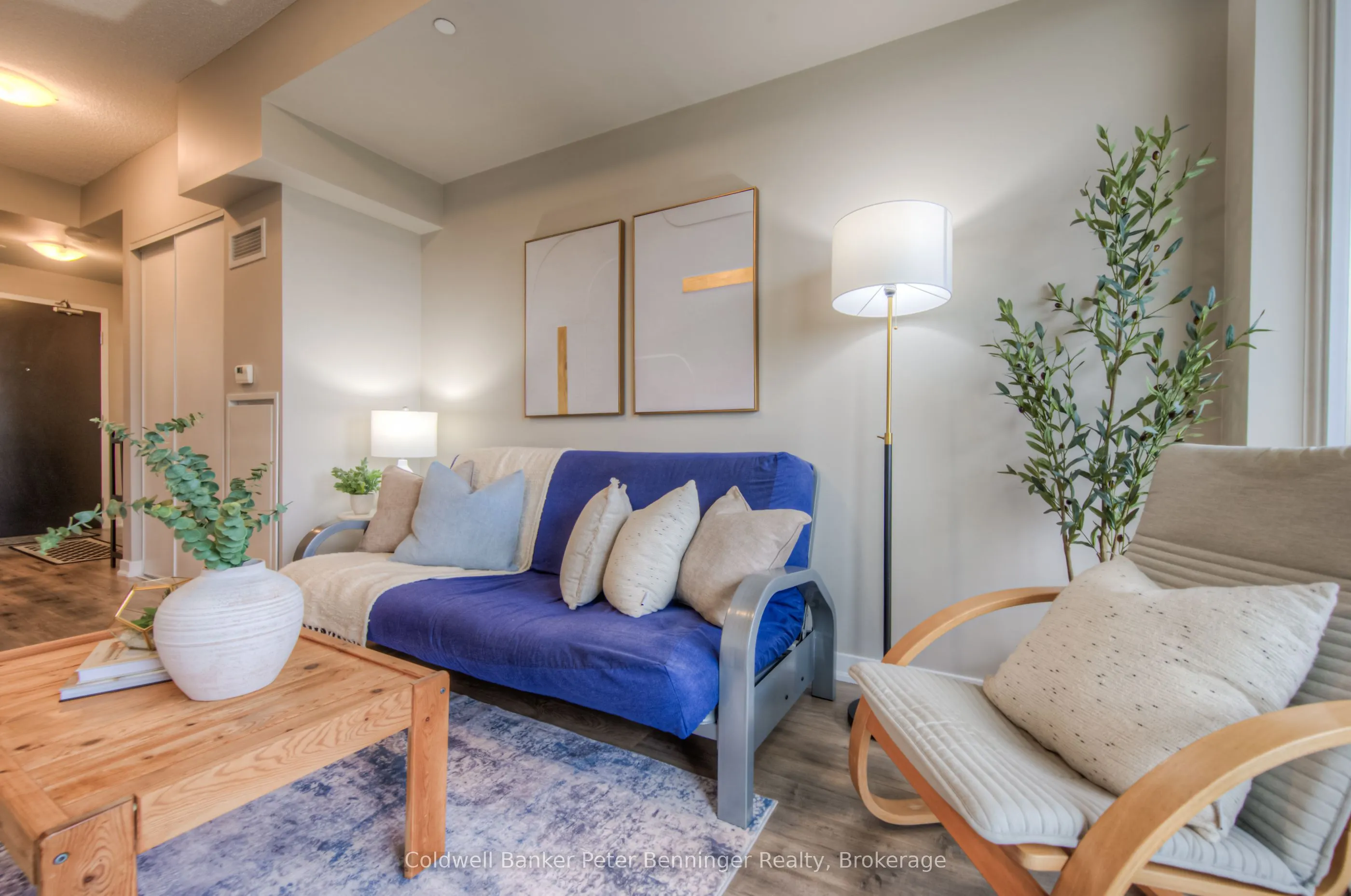 85 Duke Street W, #703