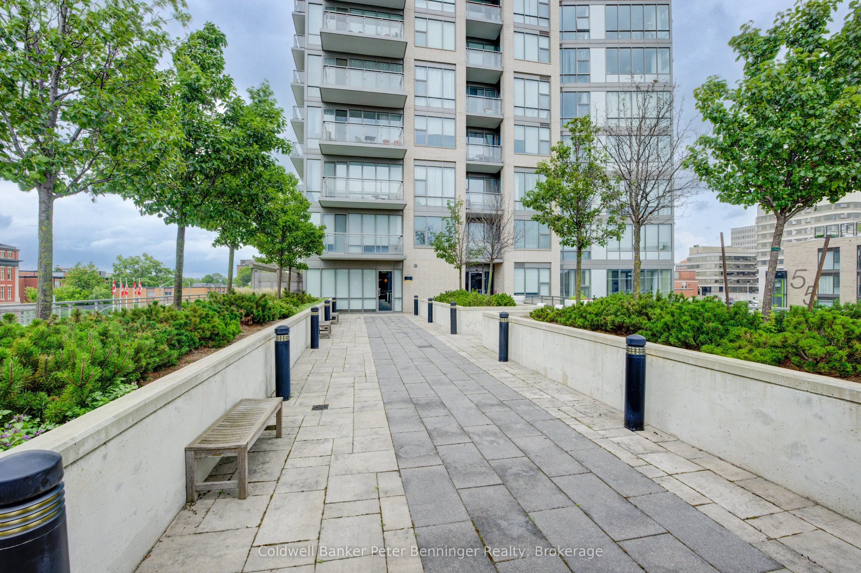 85 Duke Street W, #703