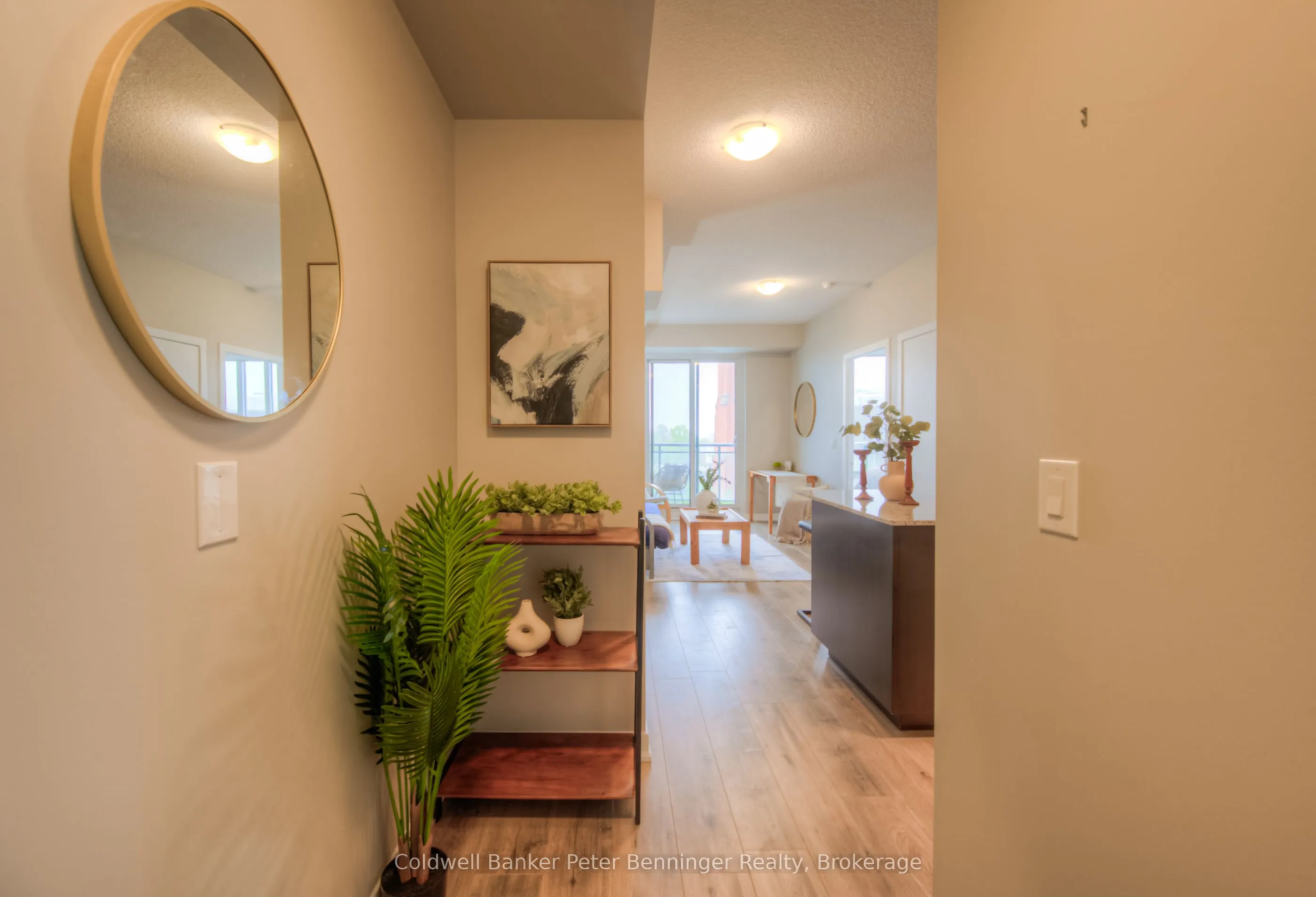 85 Duke Street W, #703