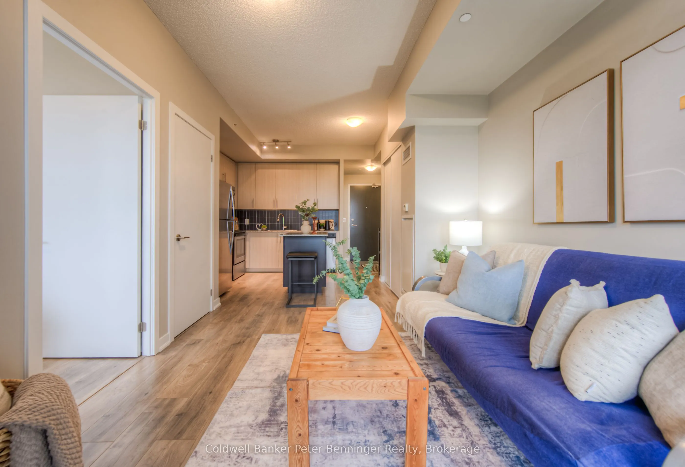 85 Duke Street W, #703