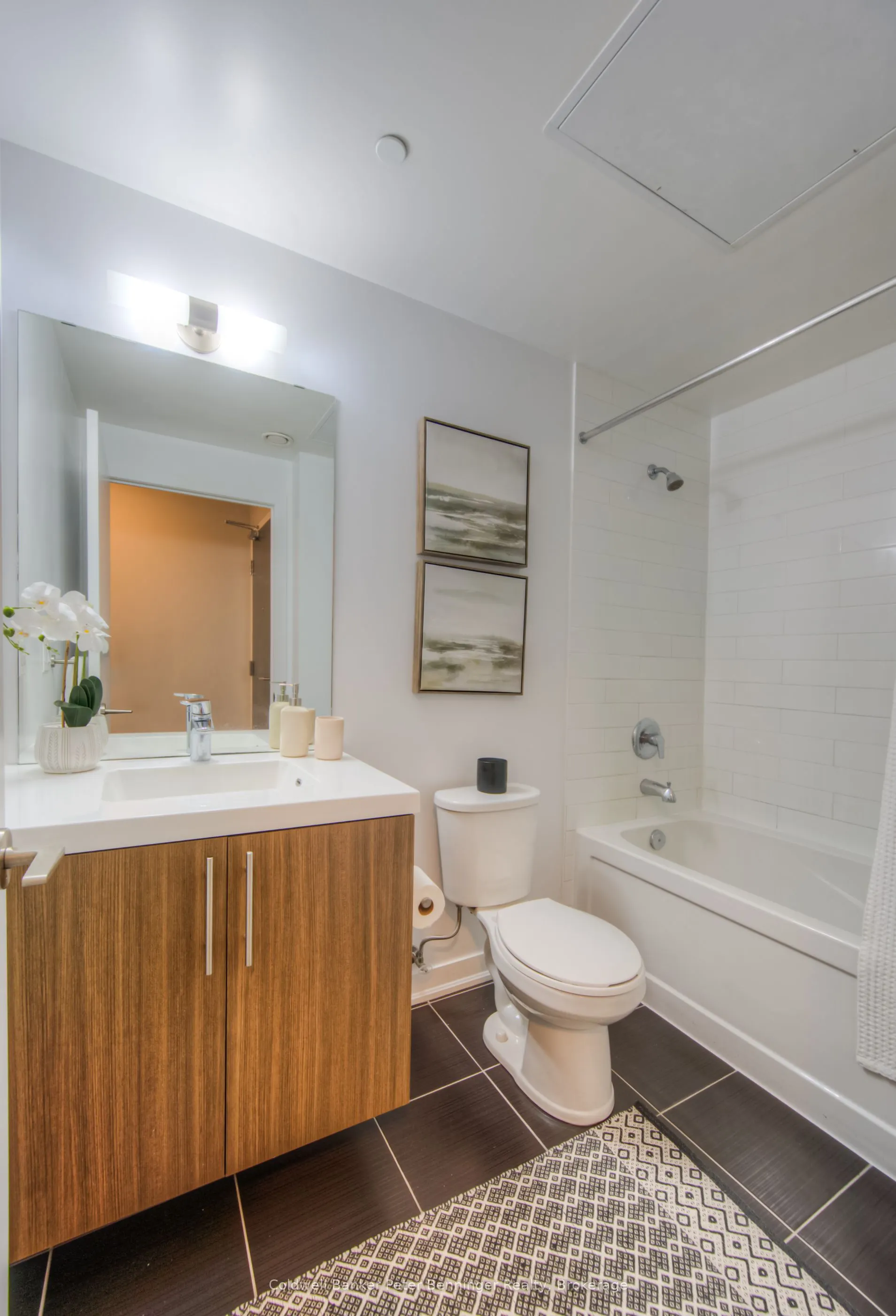 85 Duke Street W, #703
