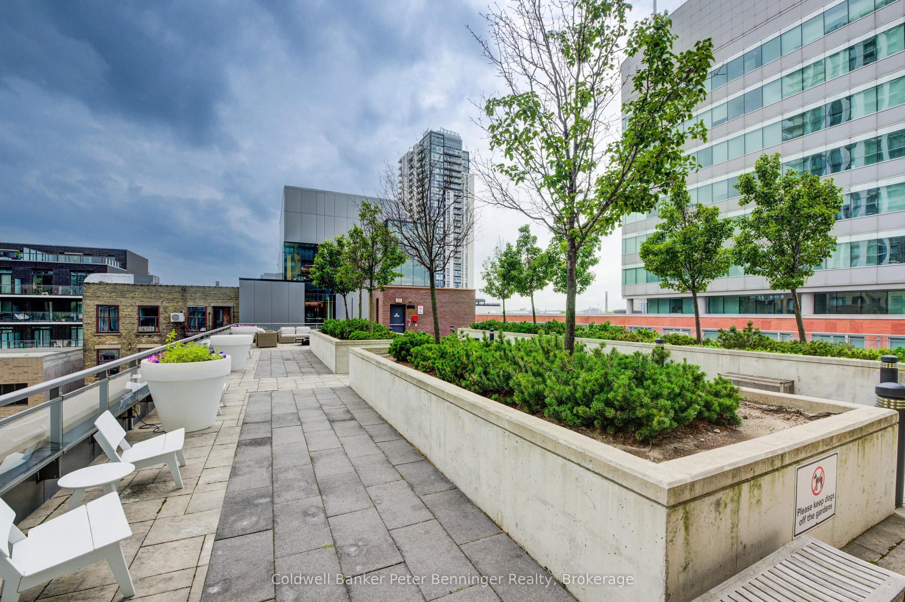 85 Duke Street W, #703