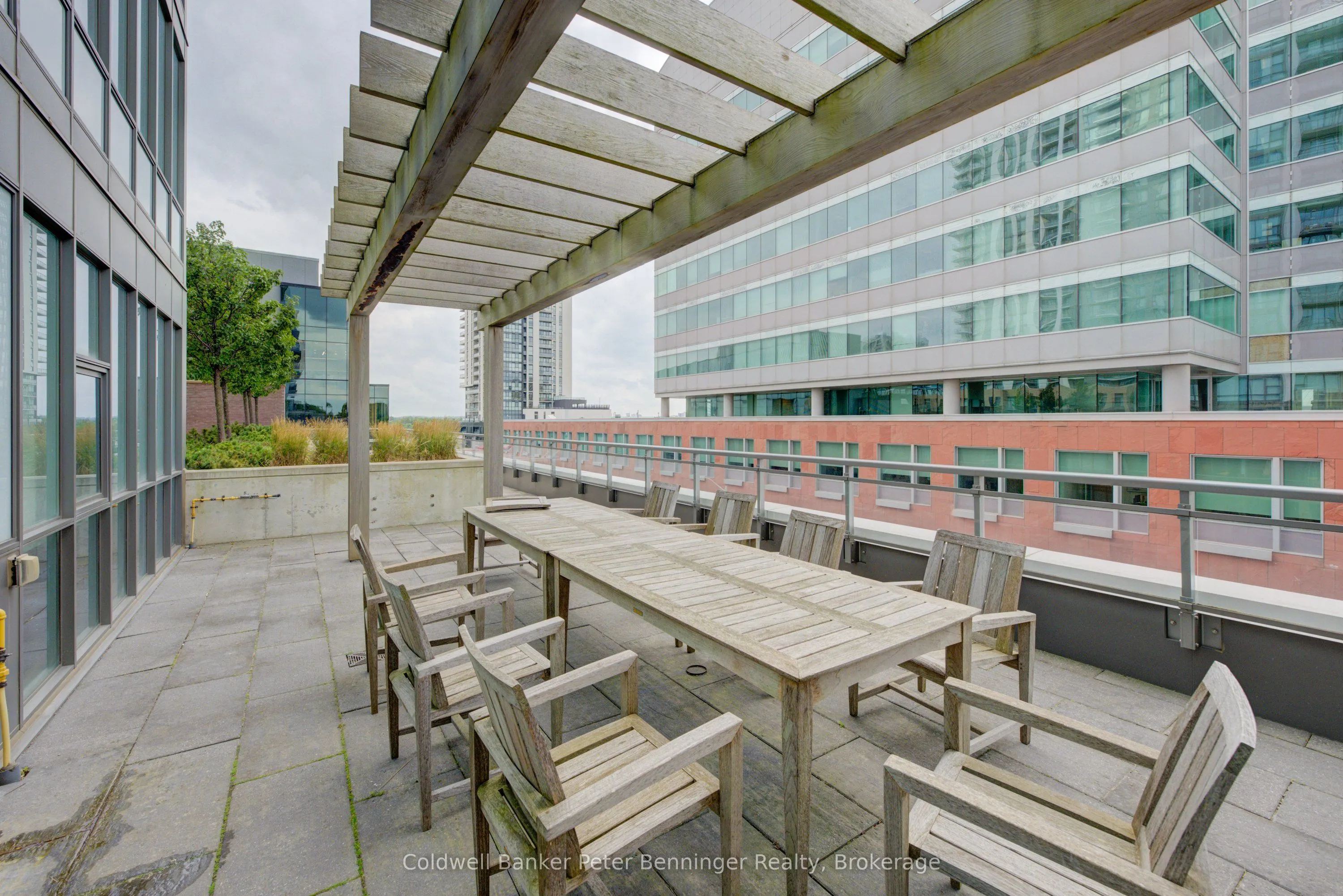 85 Duke Street W, #703