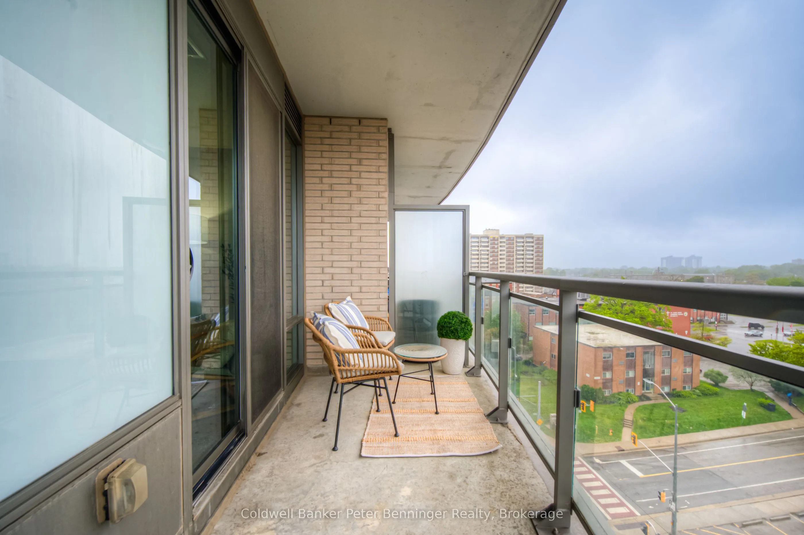 85 Duke Street W, #703