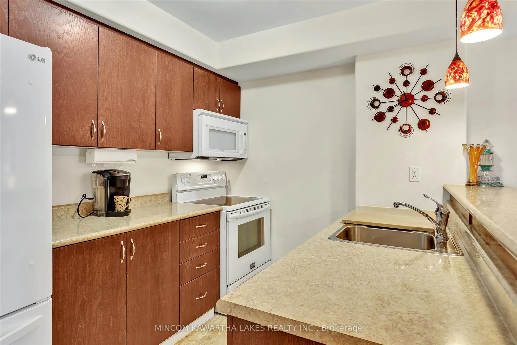 306 Spillsbury Drive, #102