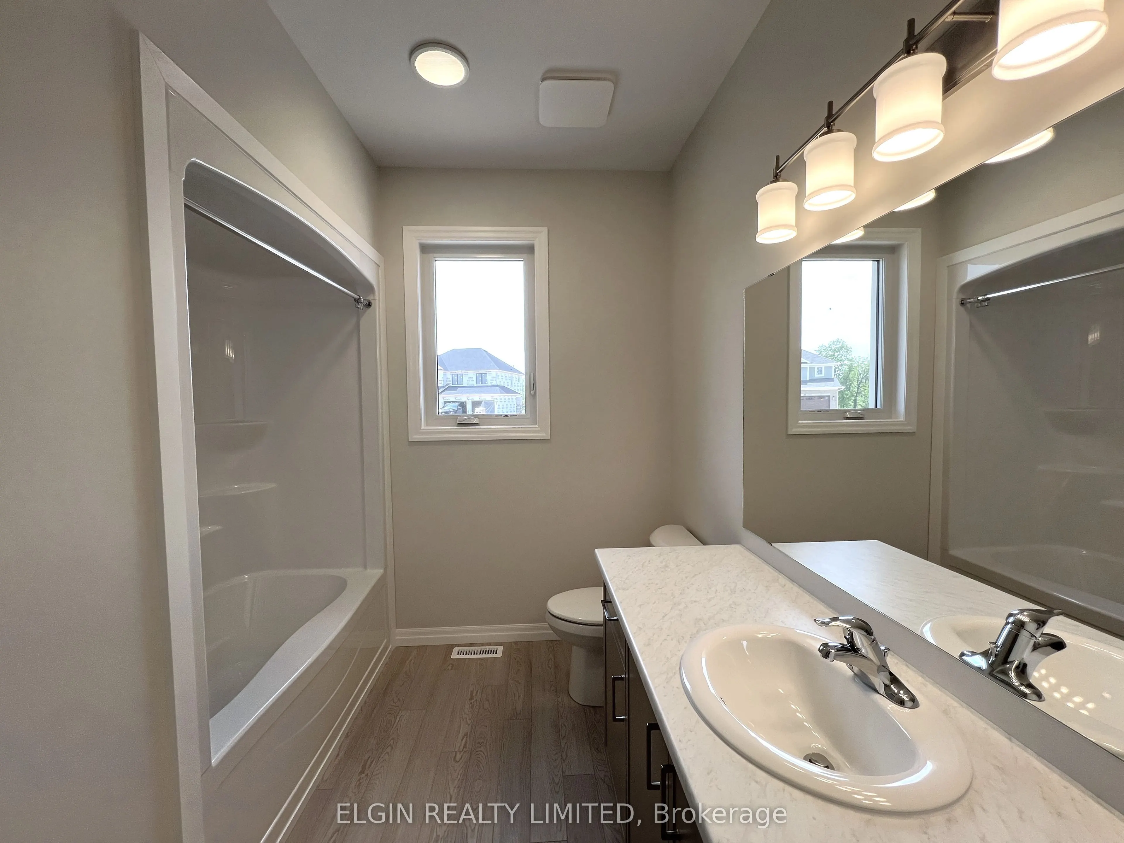 33 Hemlock Crescent