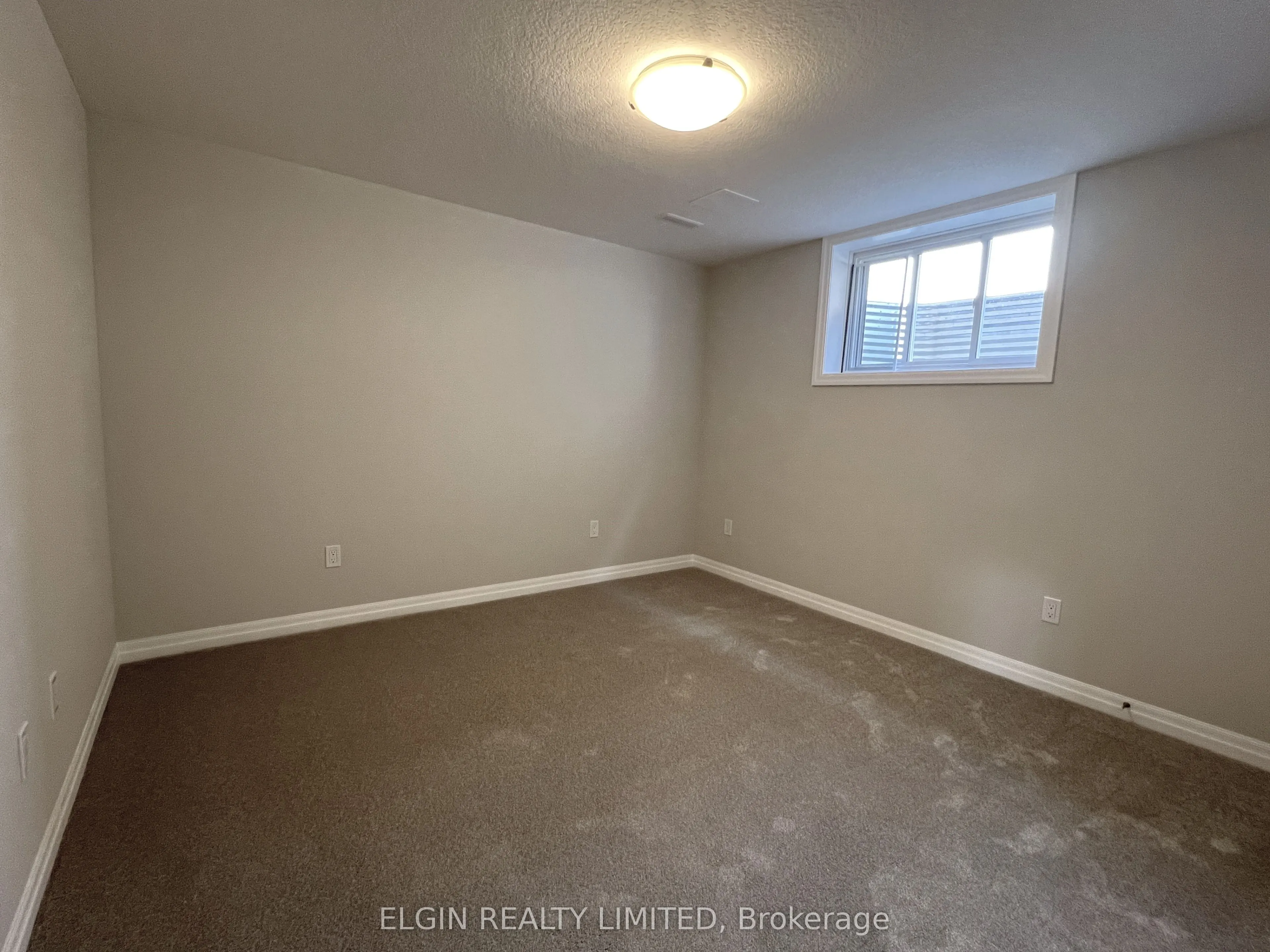 33 Hemlock Crescent