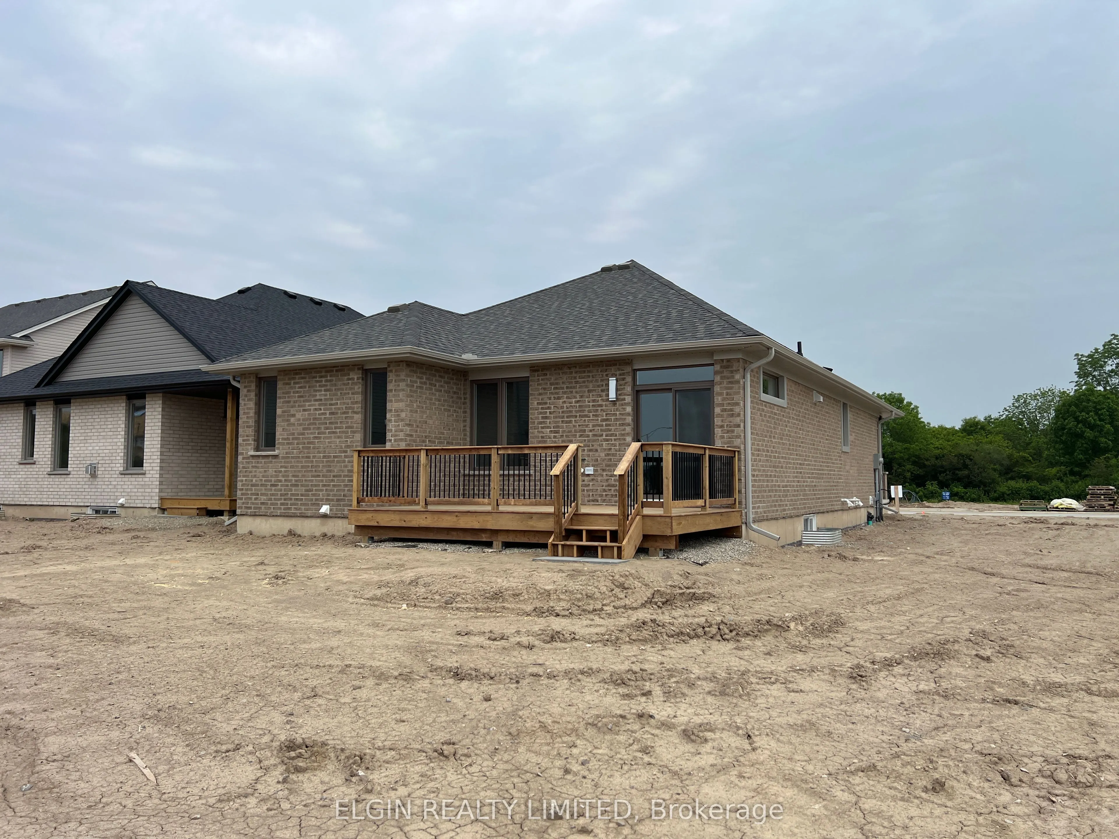 33 Hemlock Crescent