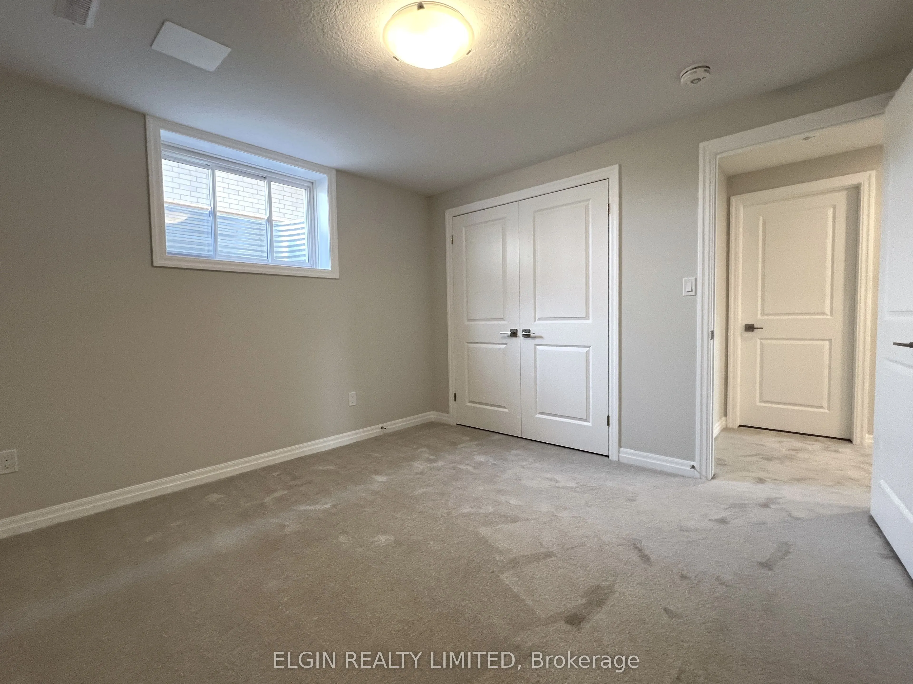 33 Hemlock Crescent