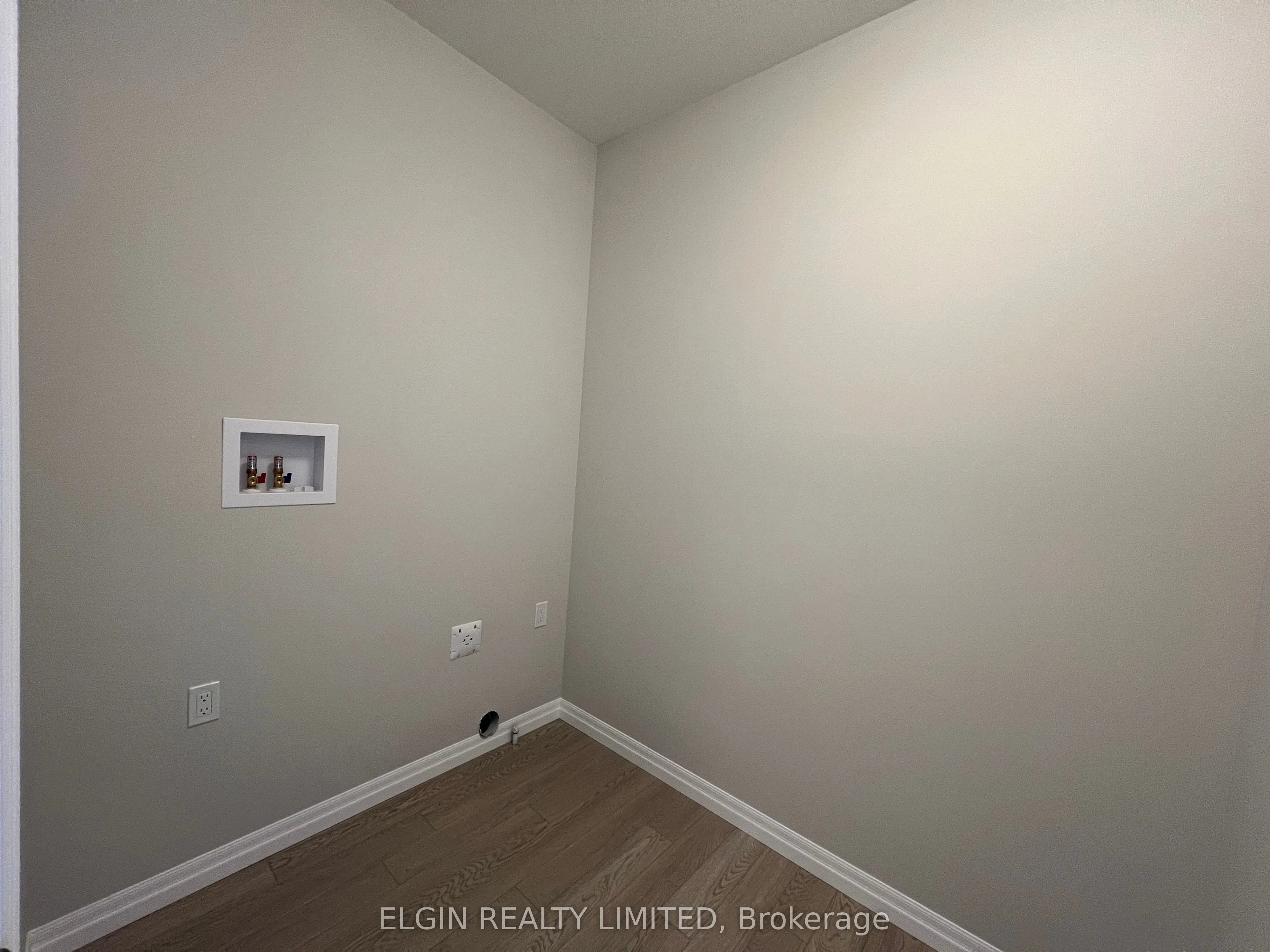 33 Hemlock Crescent