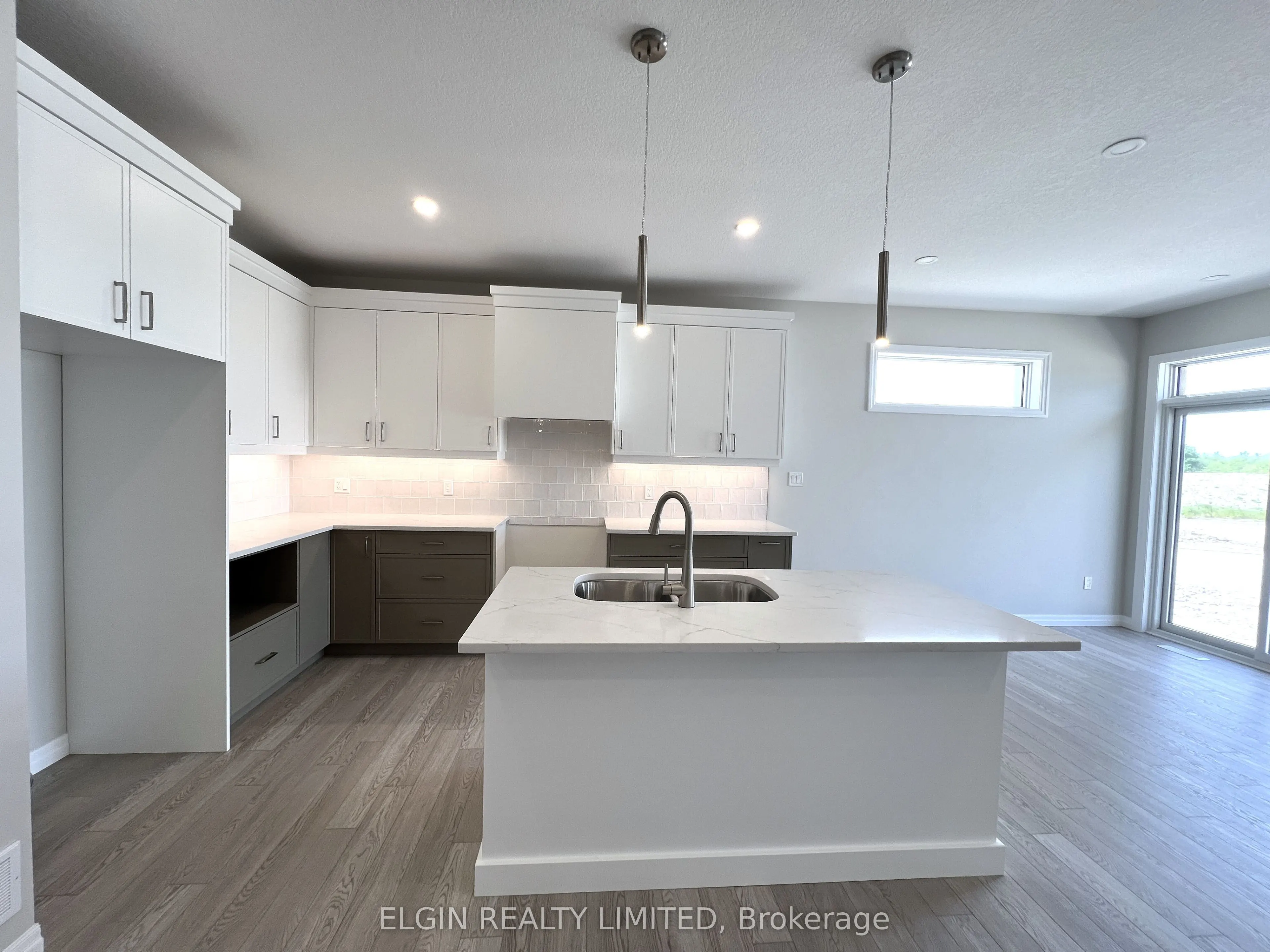 33 Hemlock Crescent