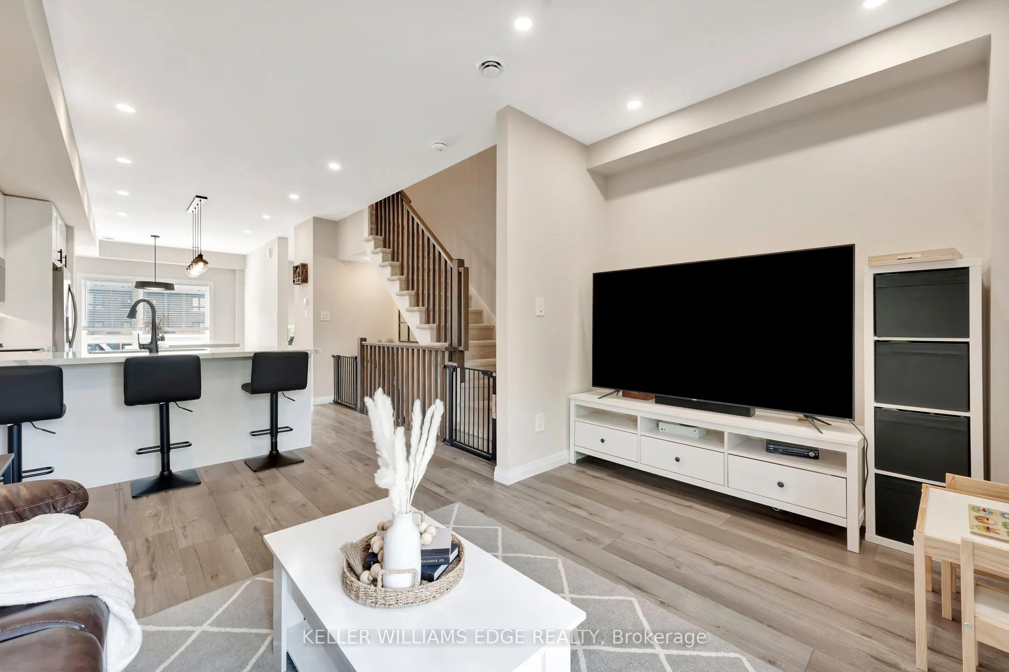 720 Grey Street #32