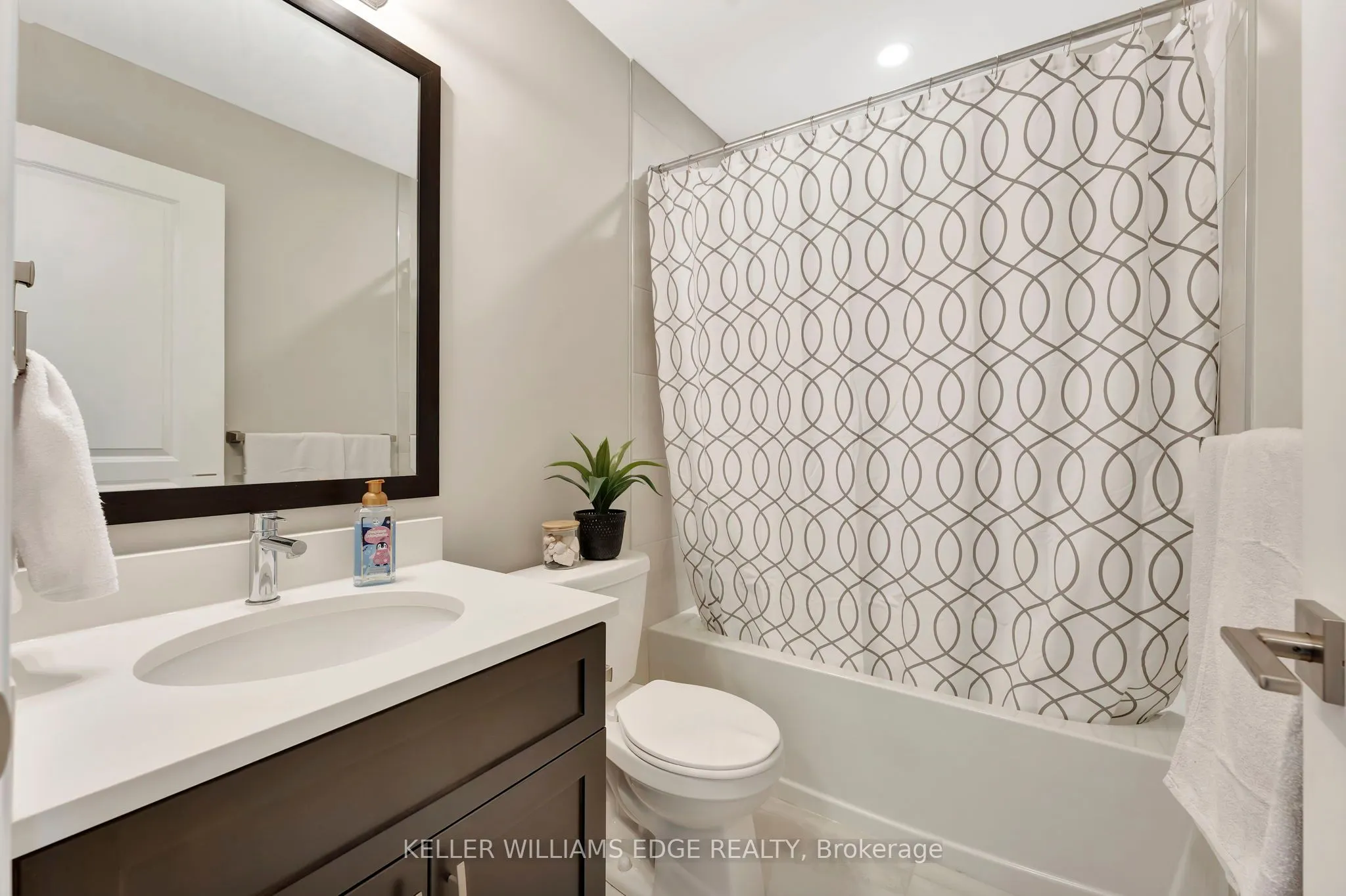 720 Grey Street #32