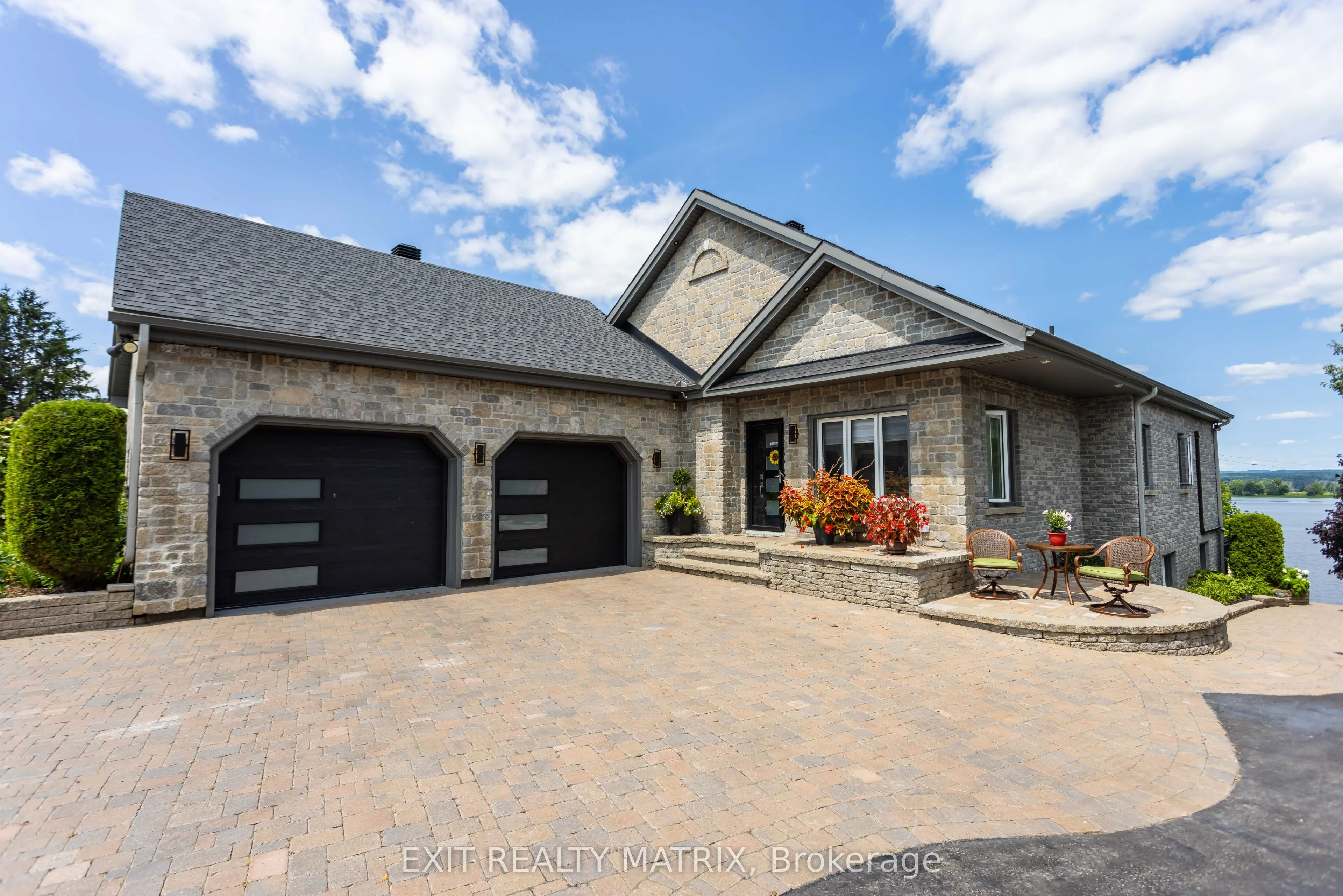 3835 Old Highway 17