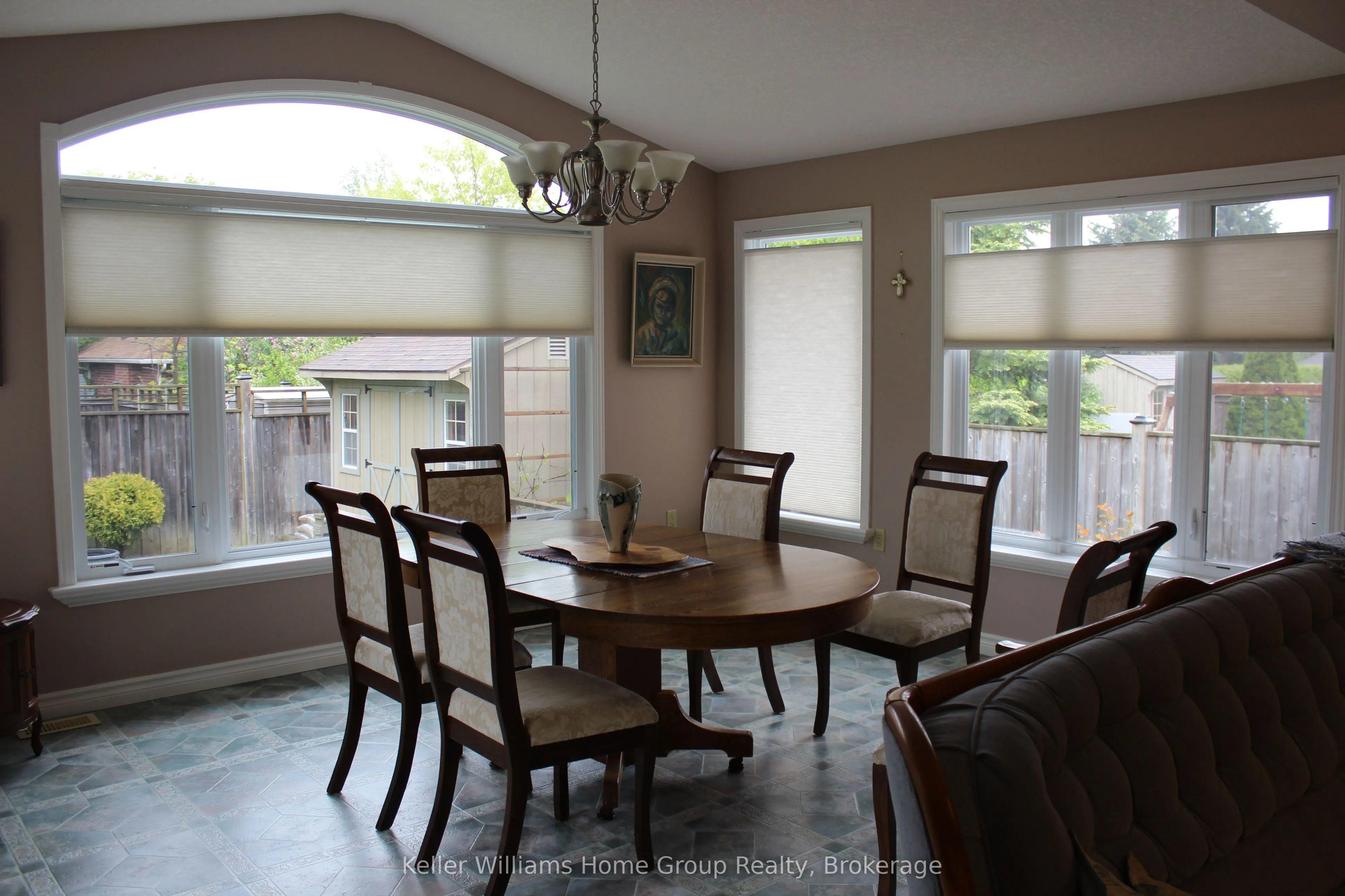 72 Stanley Crescent