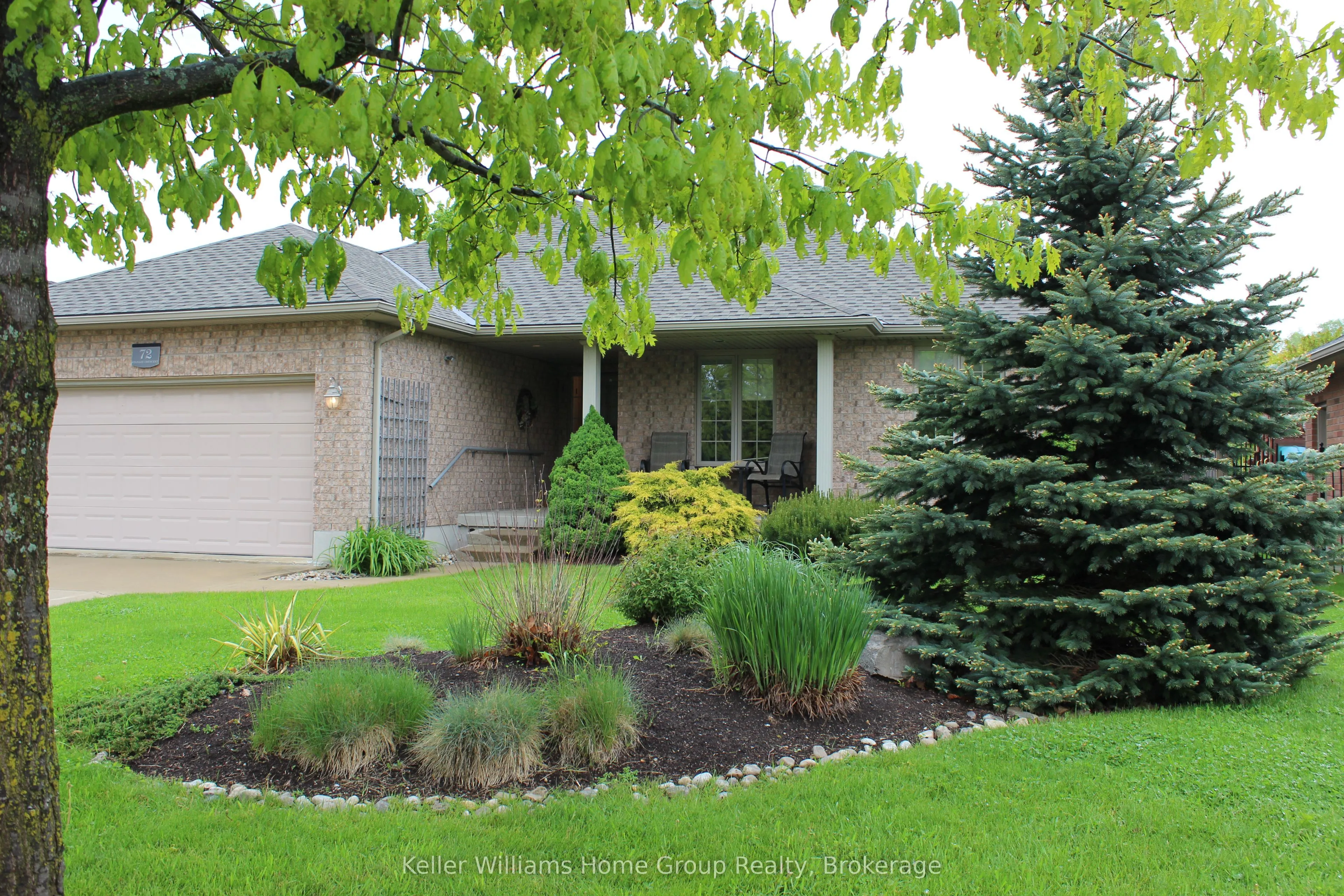 72 Stanley Crescent