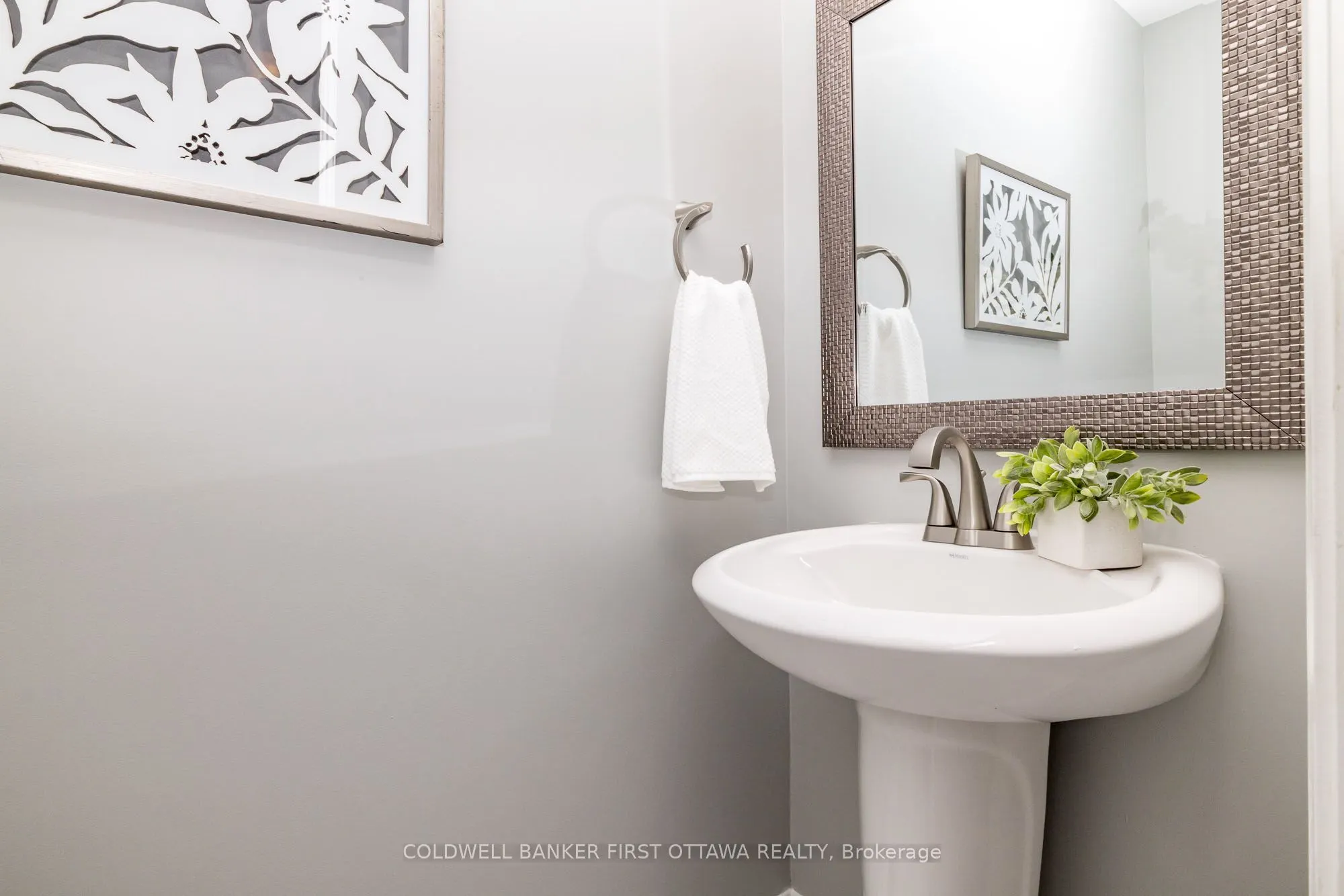 738 TRAMONTANA Place