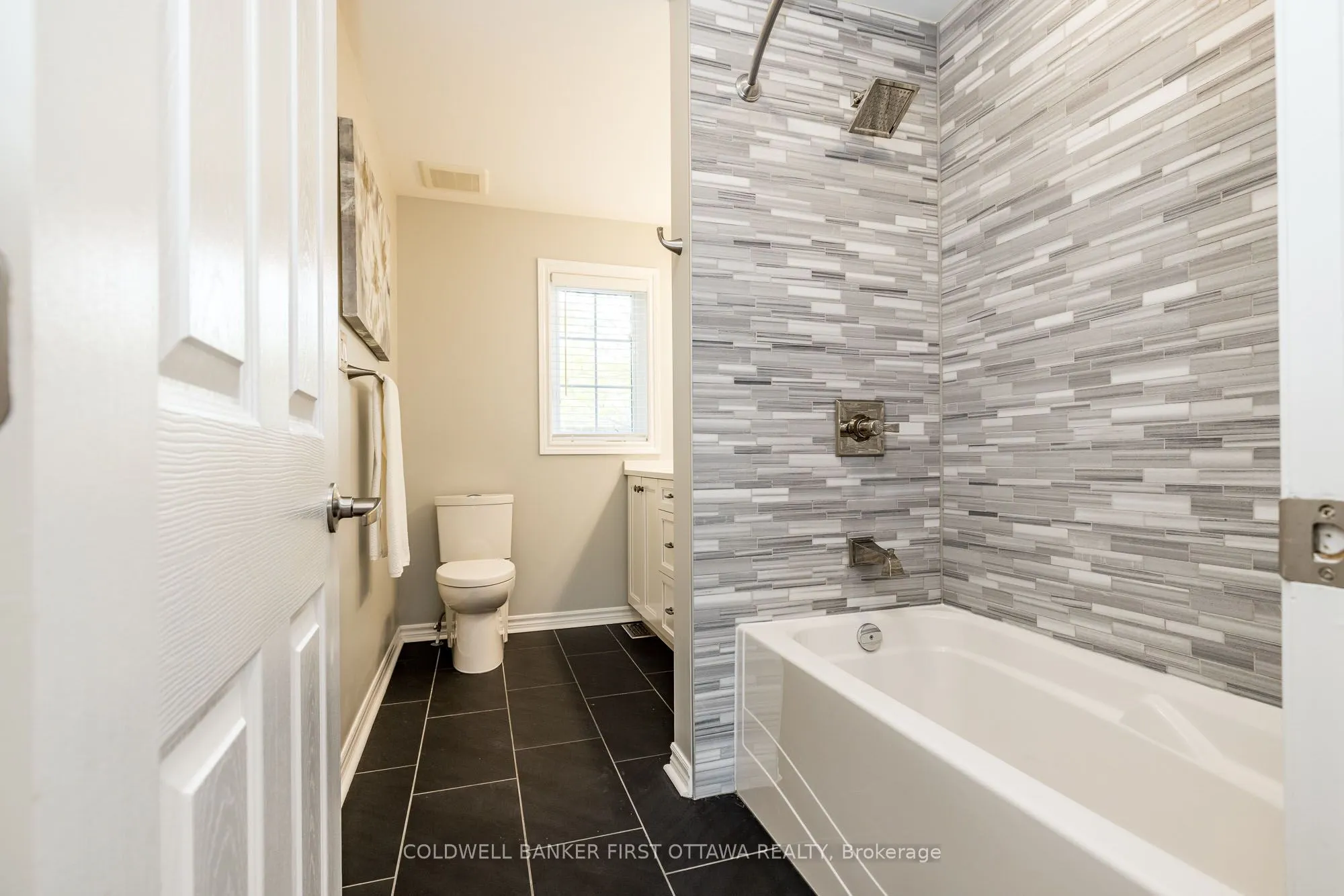 738 TRAMONTANA Place