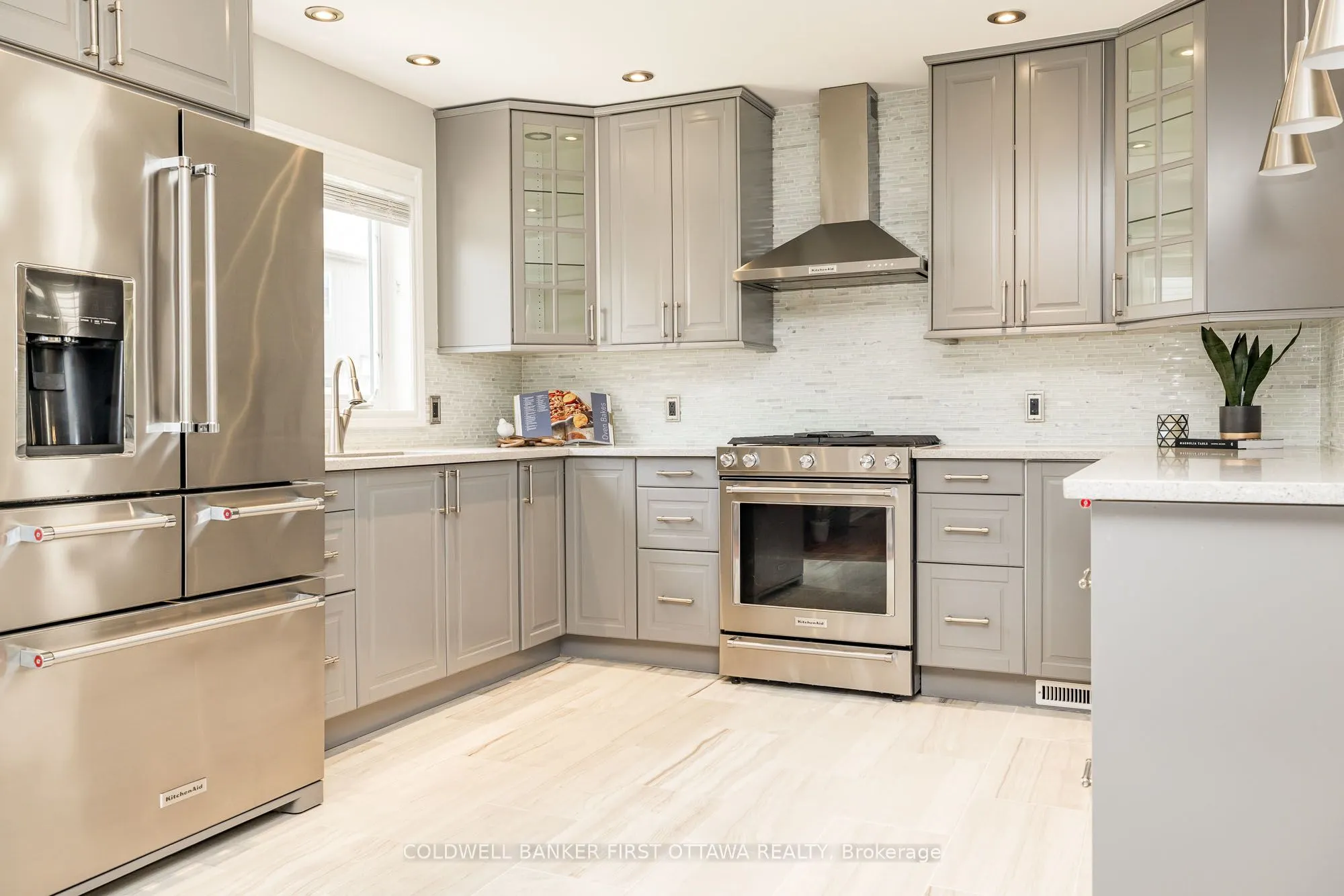 738 TRAMONTANA Place