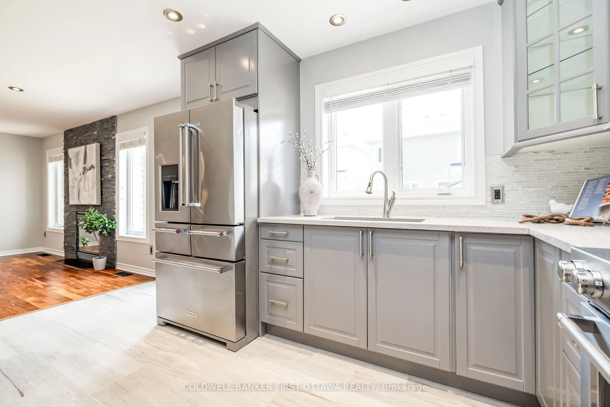 738 TRAMONTANA Place
