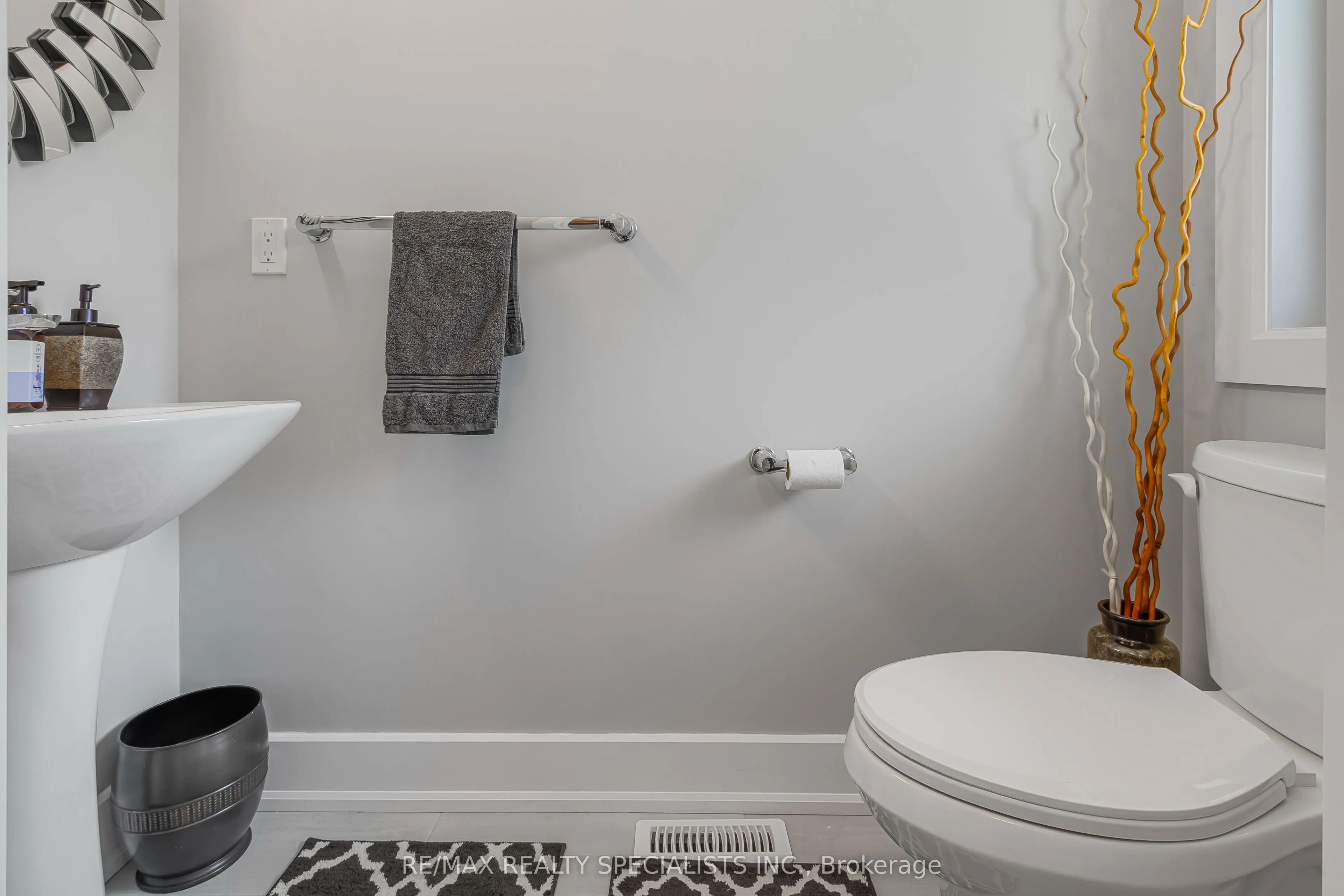 601 LIONS PARK Drive, #84