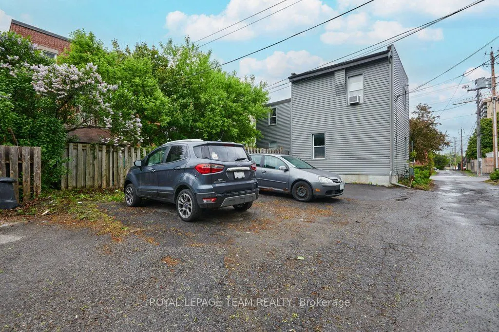 62 Laurel Street