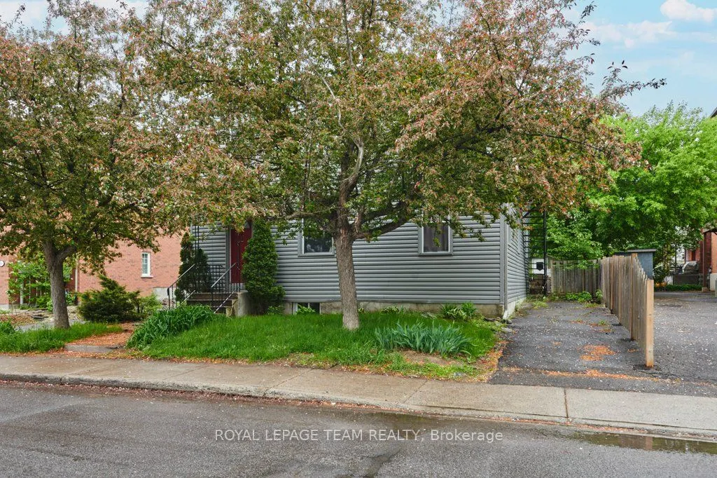 62 Laurel Street