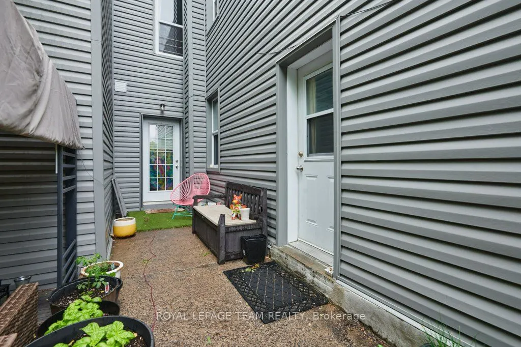 62 Laurel Street