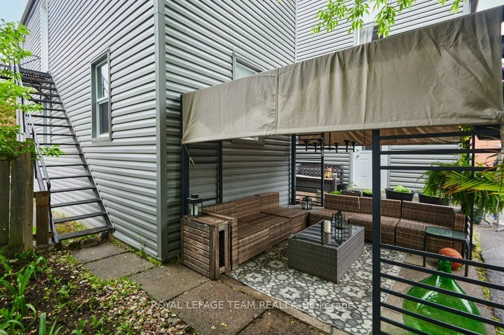 62 Laurel Street