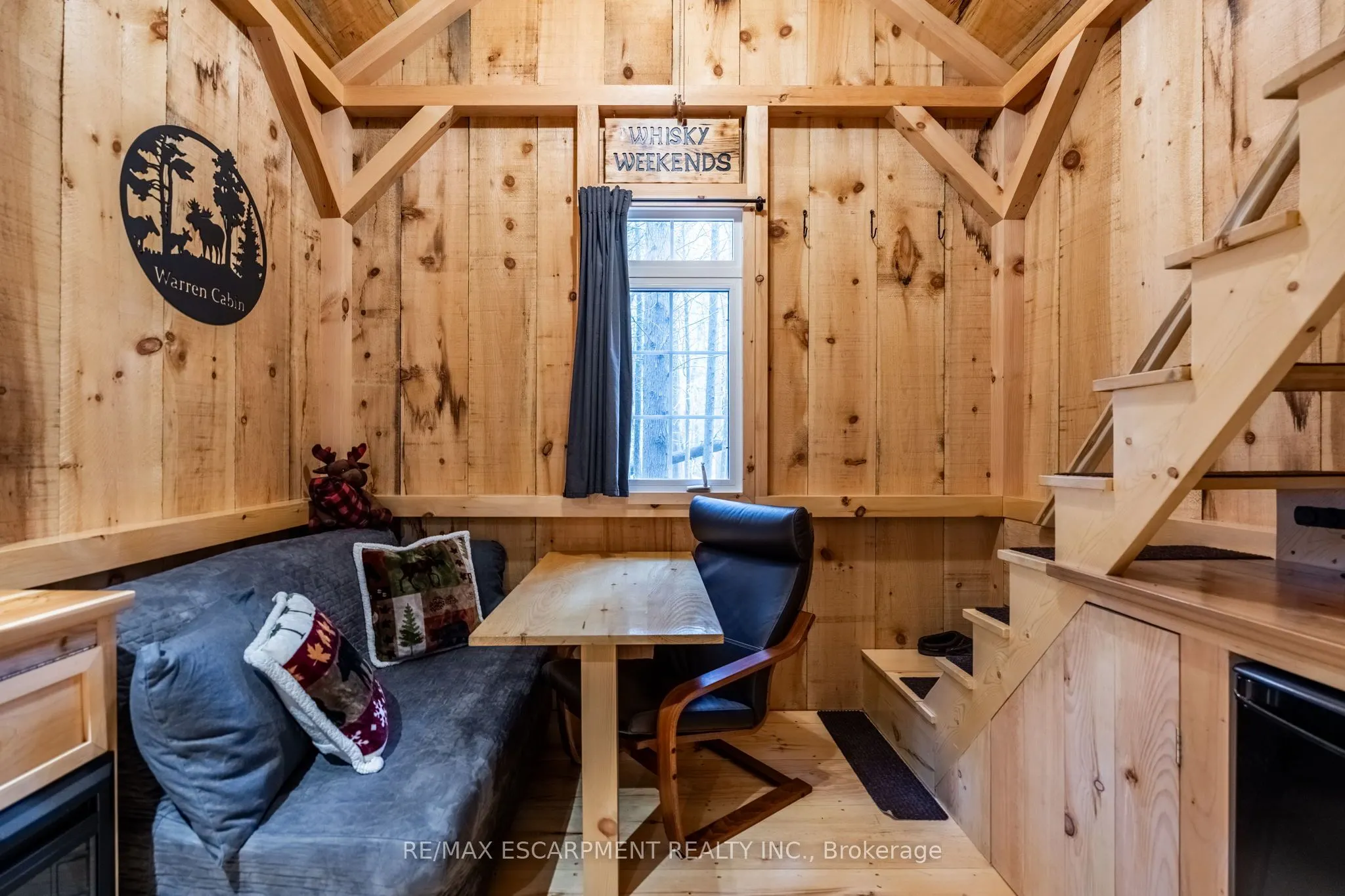 1323 8TH Concession Road W