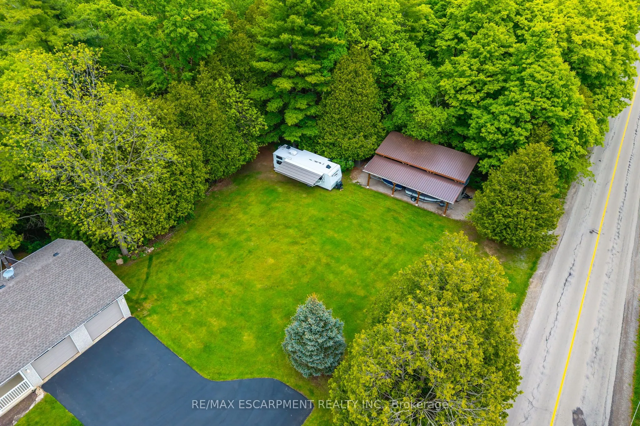 1323 8TH Concession Road W