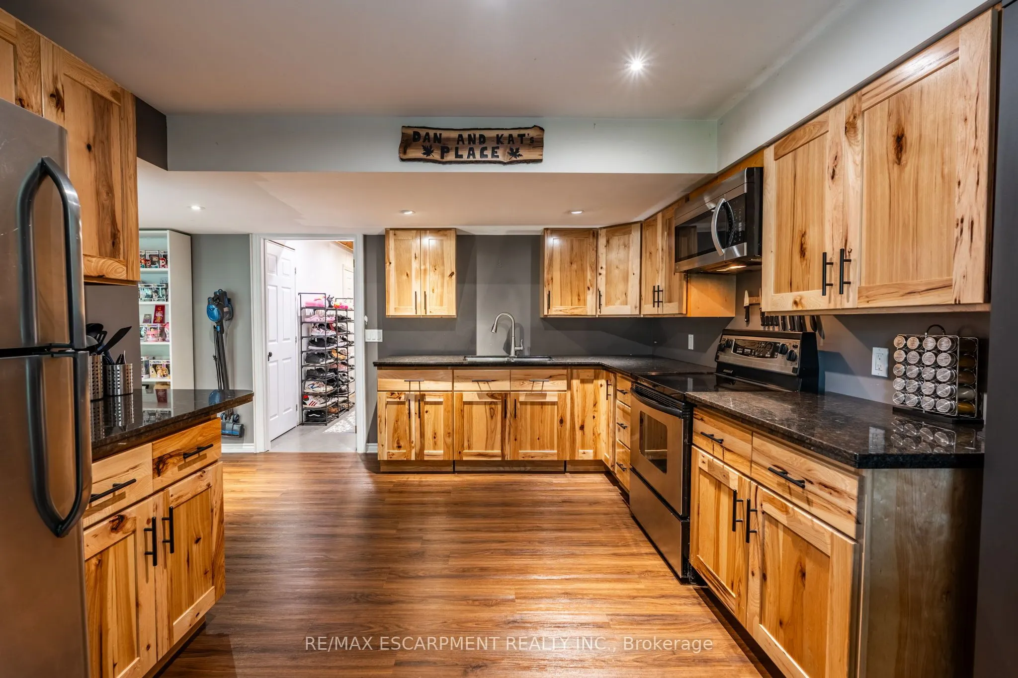 1323 8TH Concession Road W