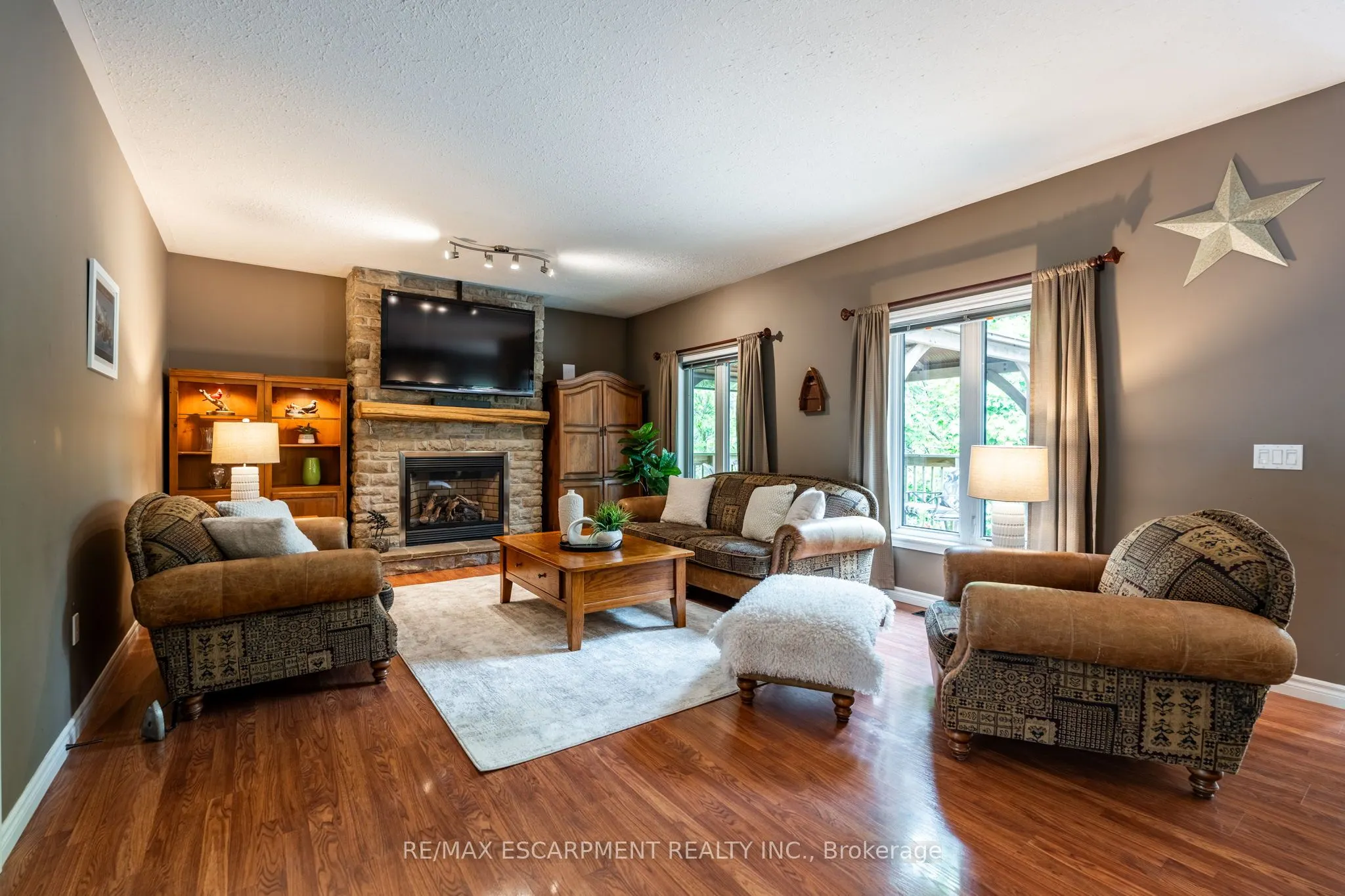 1323 8TH Concession Road W