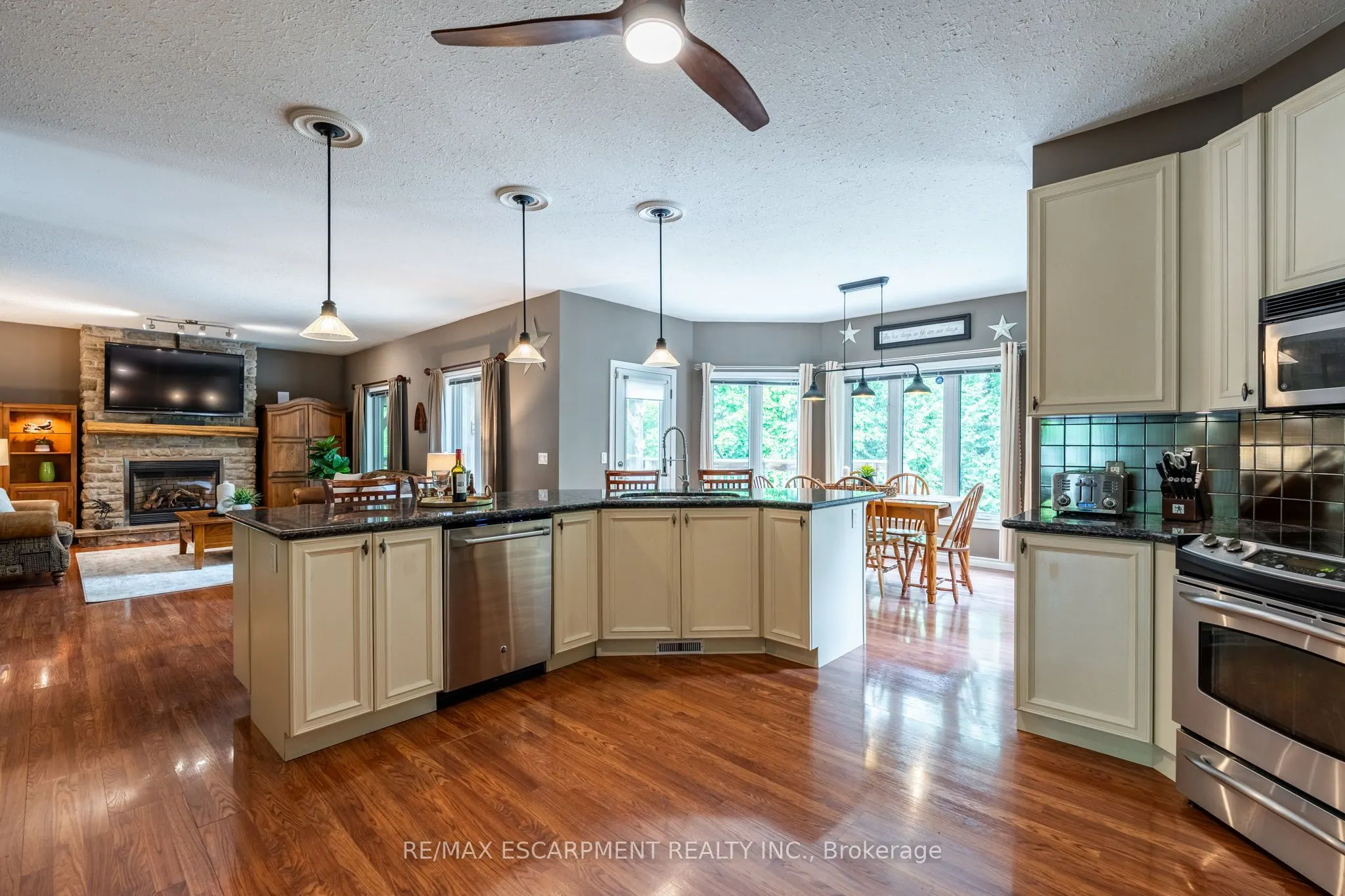 1323 8TH Concession Road W