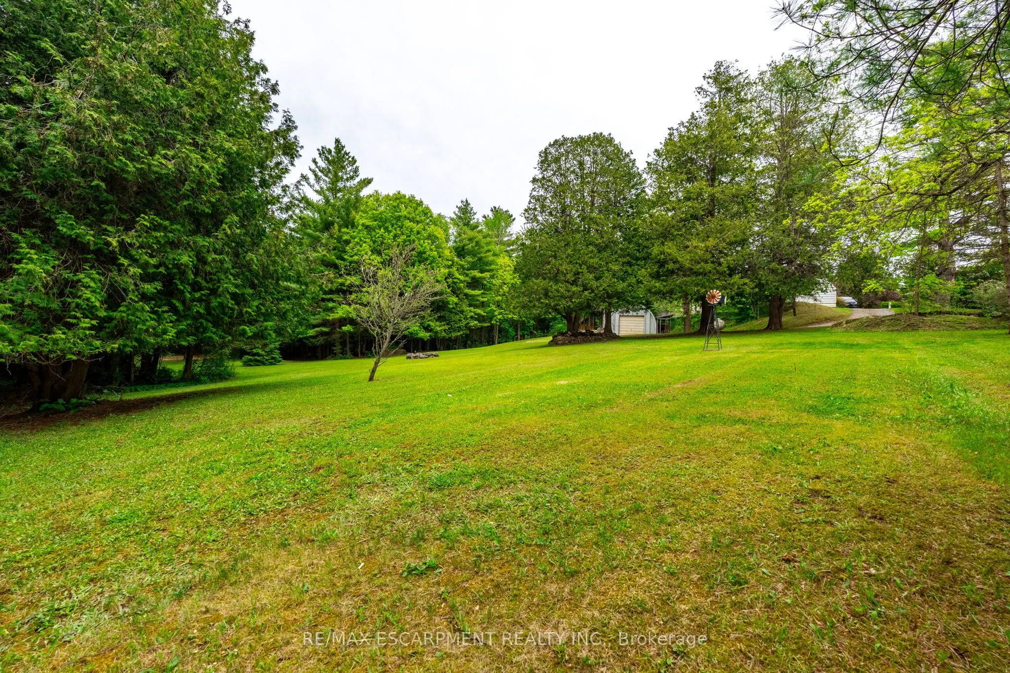 1323 8TH Concession Road W