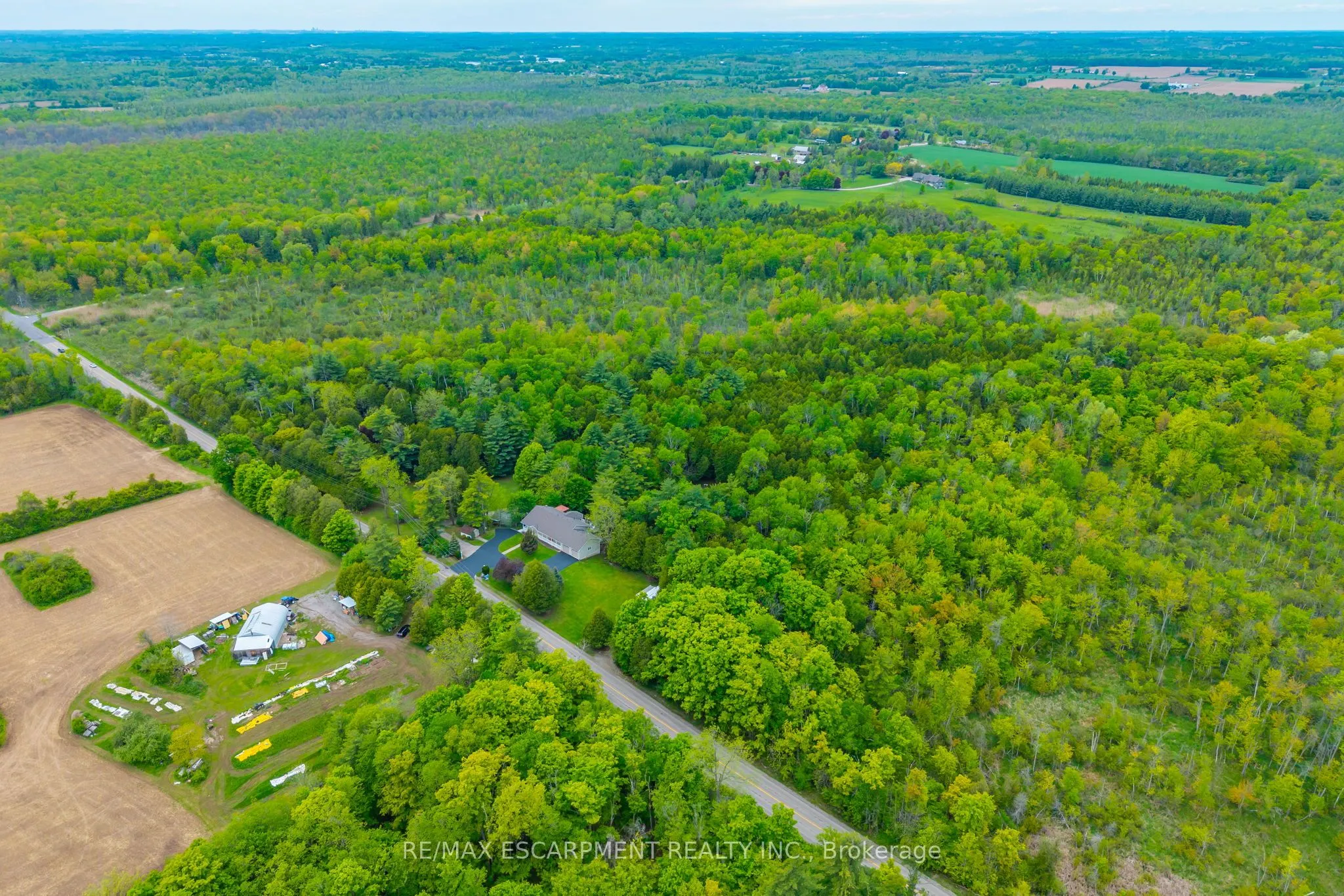 1323 8TH Concession Road W