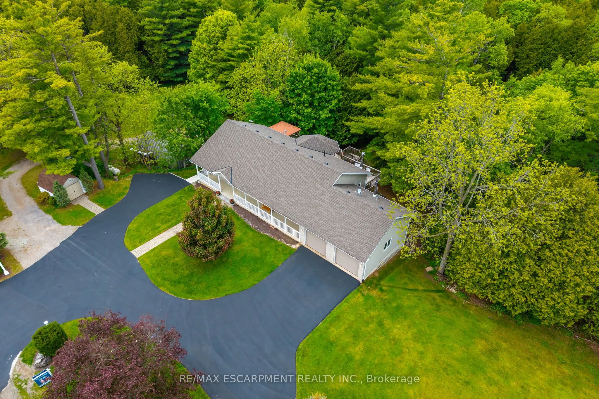 1323 8TH Concession Road W