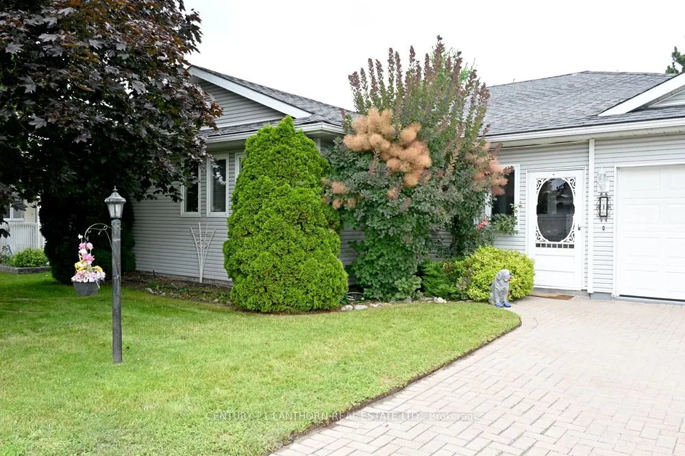 1 Reynolds Place N