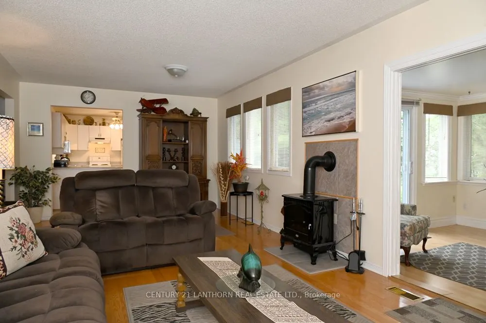 1 Reynolds Place N
