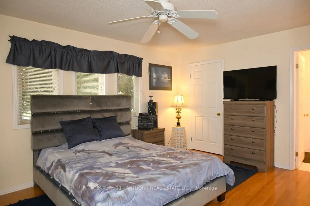 1 Reynolds Place N